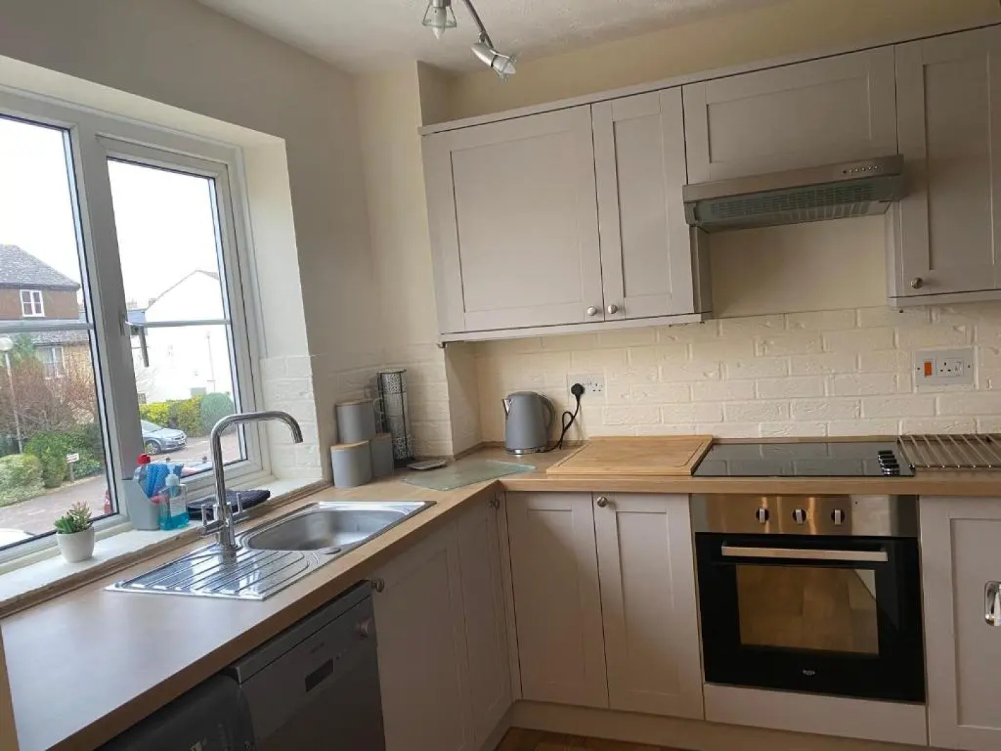 Waterfront House In The Heart Of St Neots