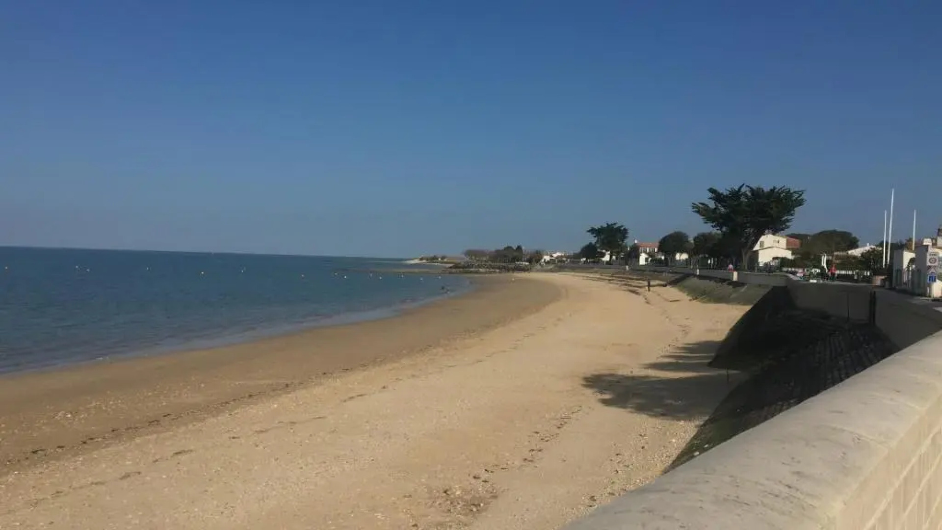 La Petite Maison sur lile de Ré