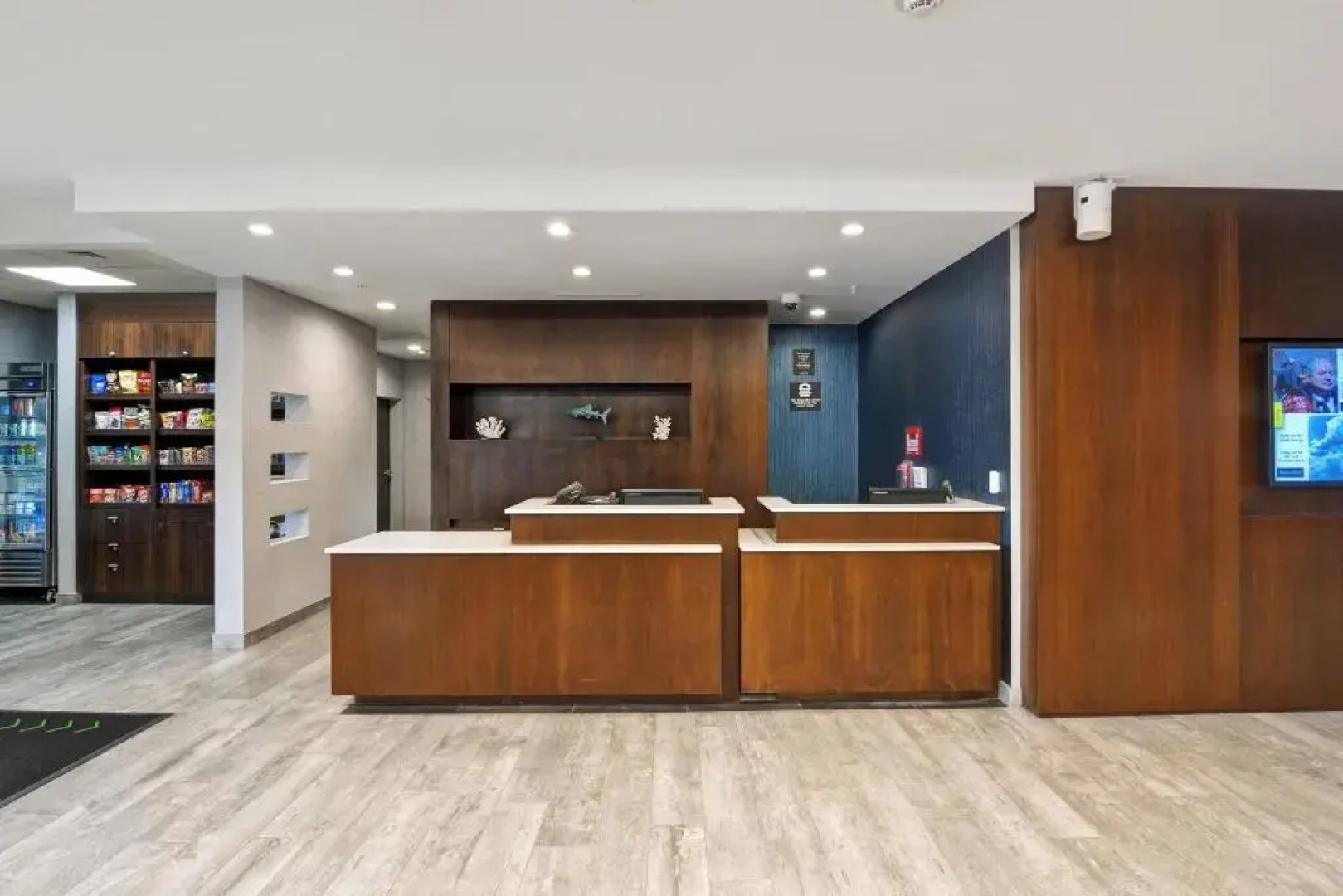 Courtyard Long Island Islip Courthouse Complex