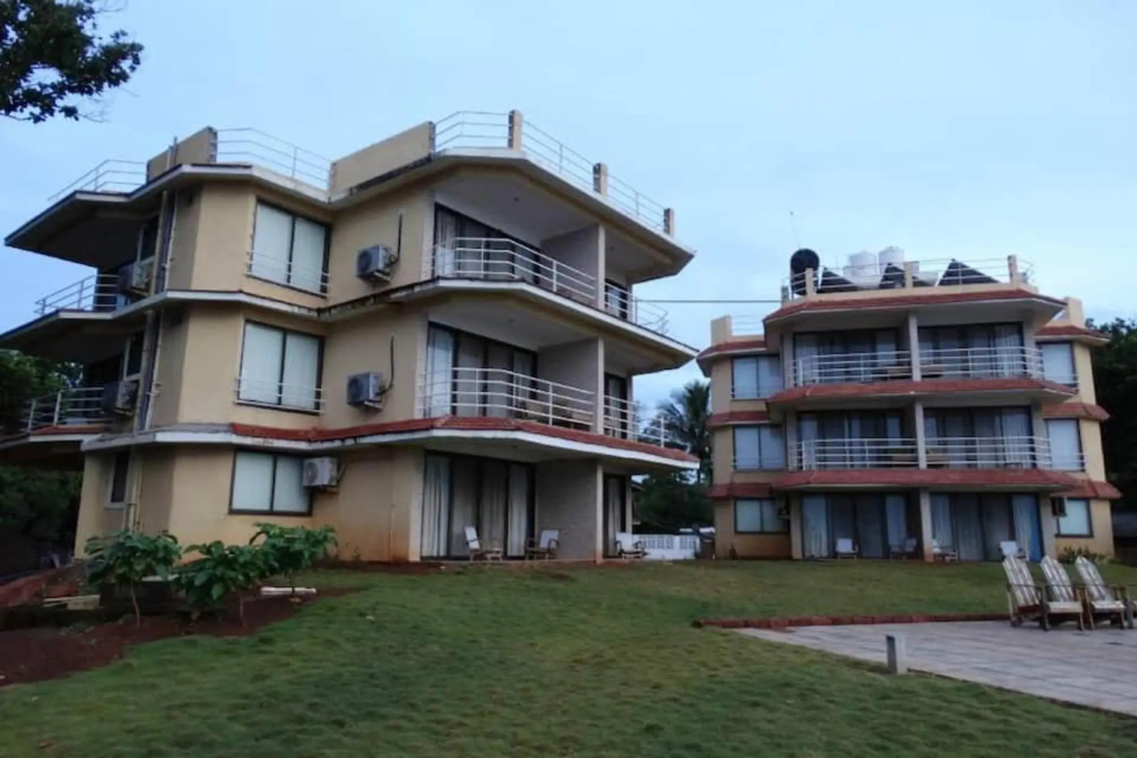 Avisa Nila Beach Resort