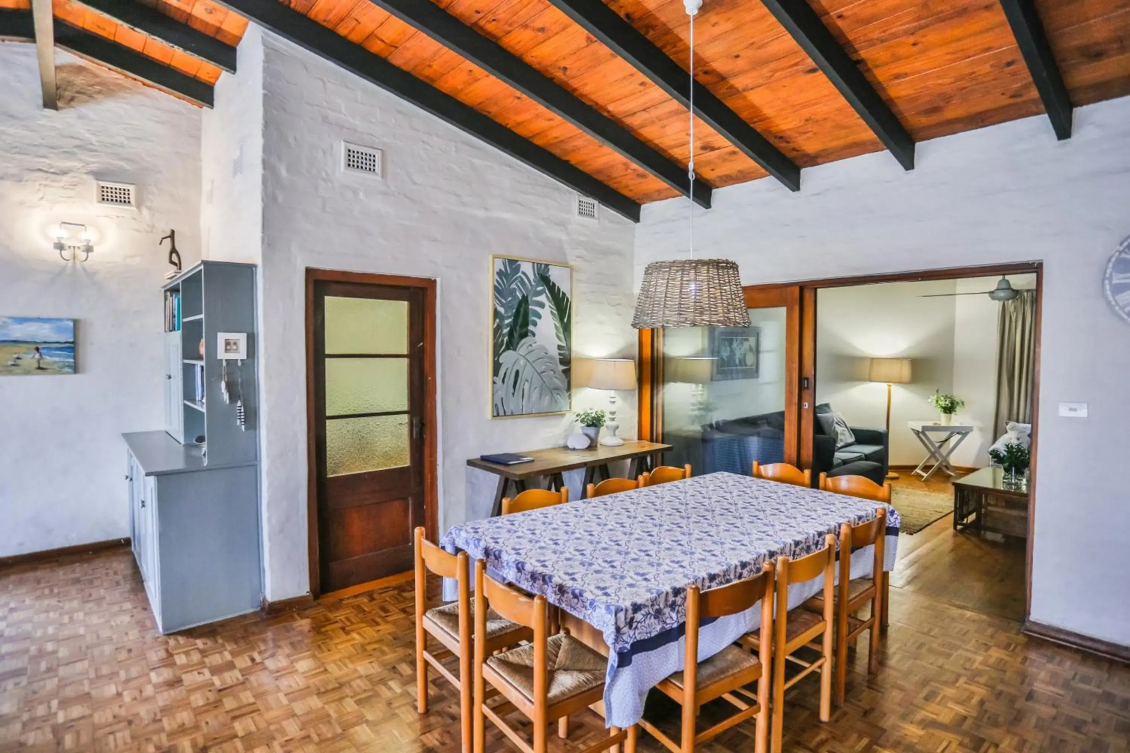 One Jack Powell House- Classic family home steps away from the beach