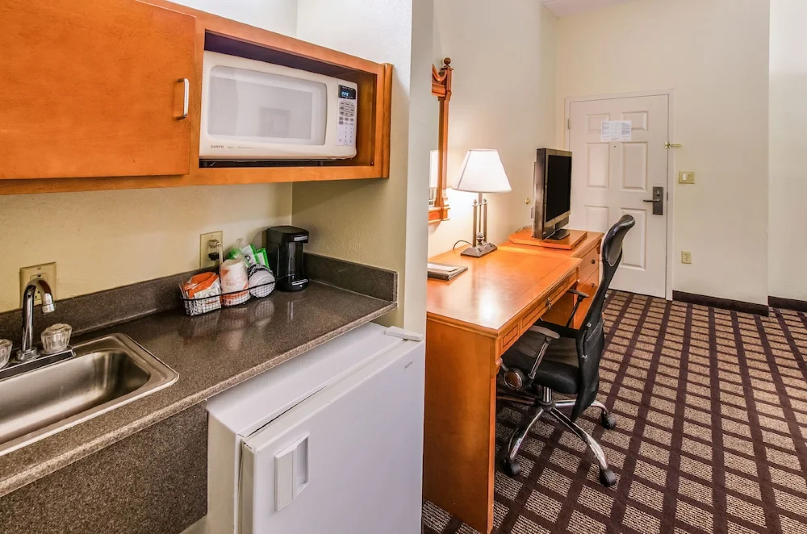 Clarion Suites Conference Center near I-95