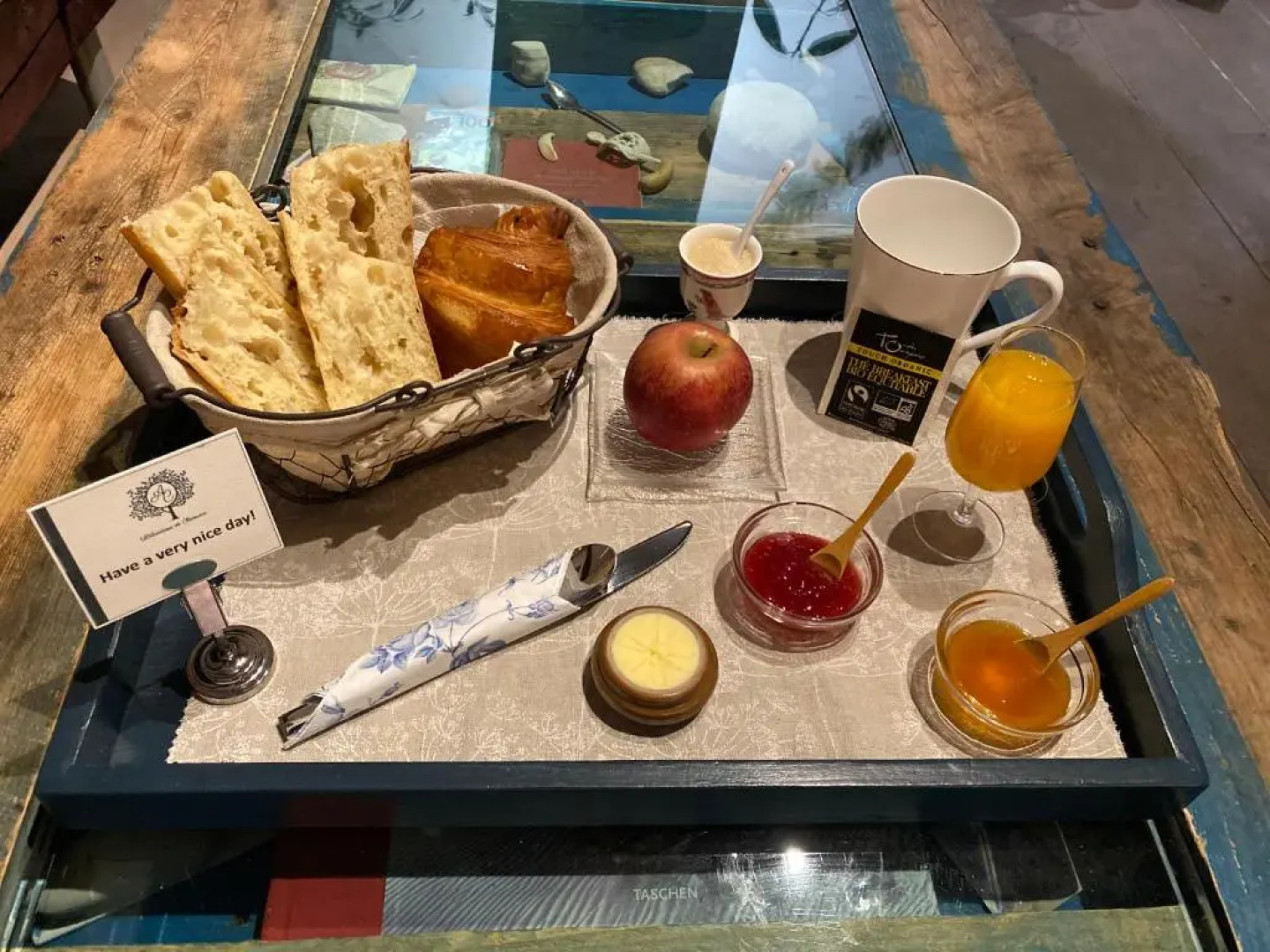 L'académie de Clémence, Guest House Paris-Roland-Garros