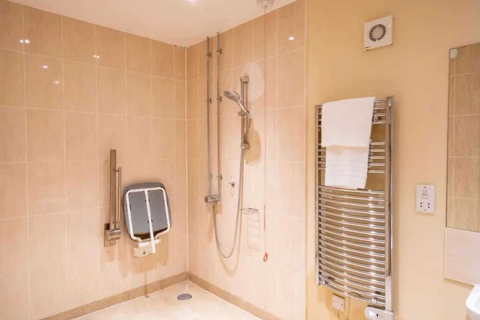 Crown Inn At Tolldown