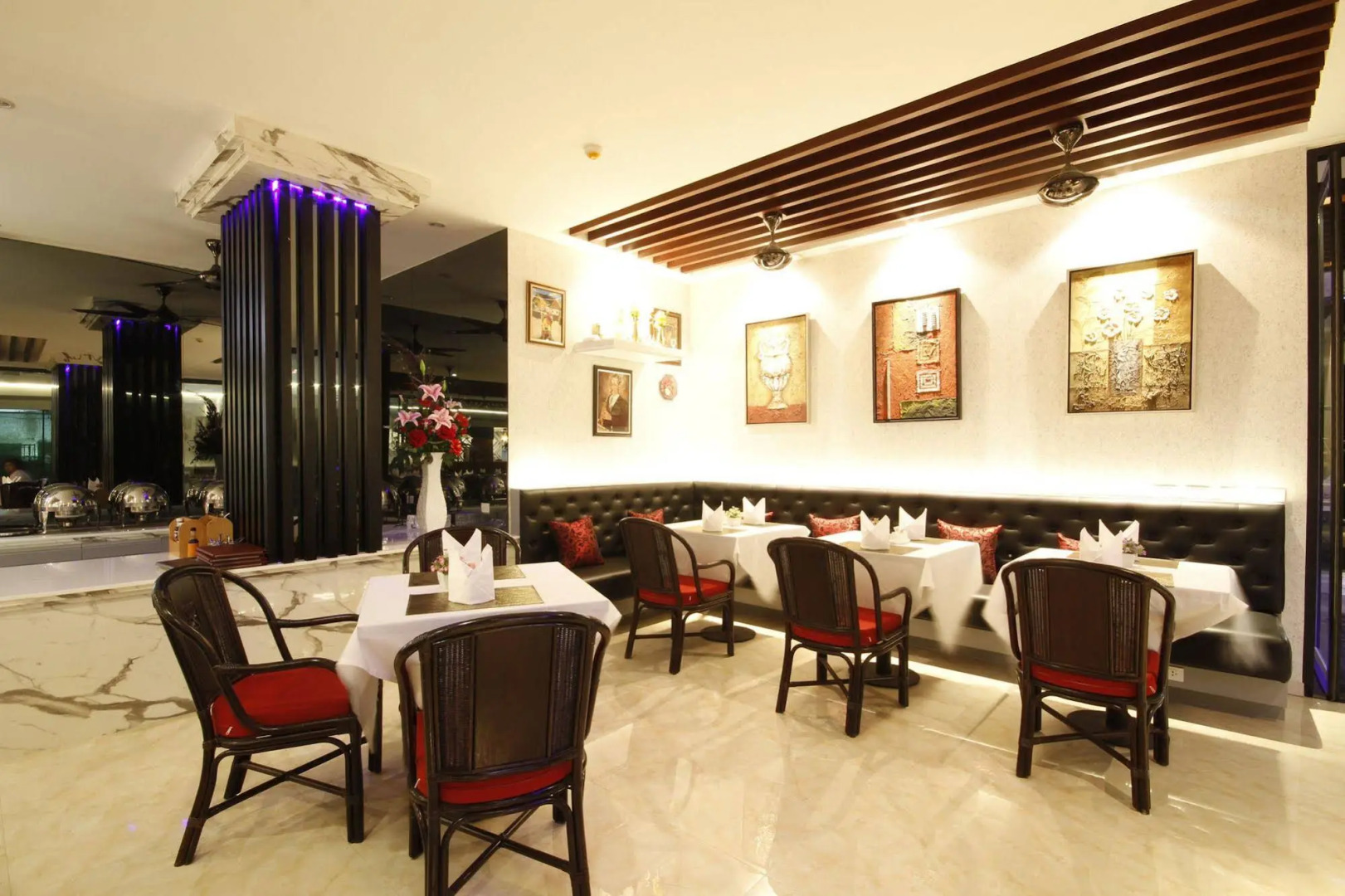 Hemingways Silk Hotel