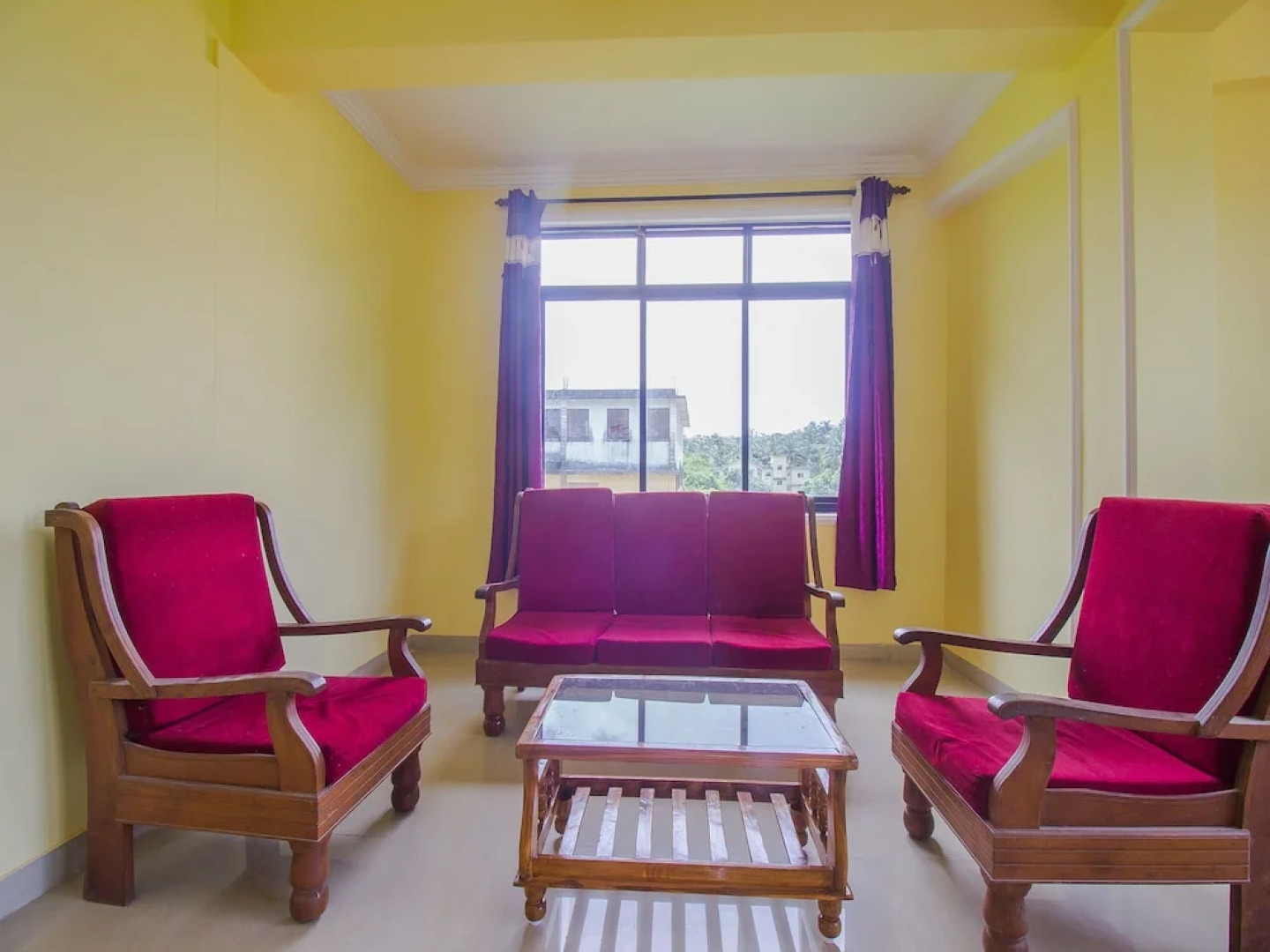 OYO 18352 Home Elegant 2BHK Mall De Goa