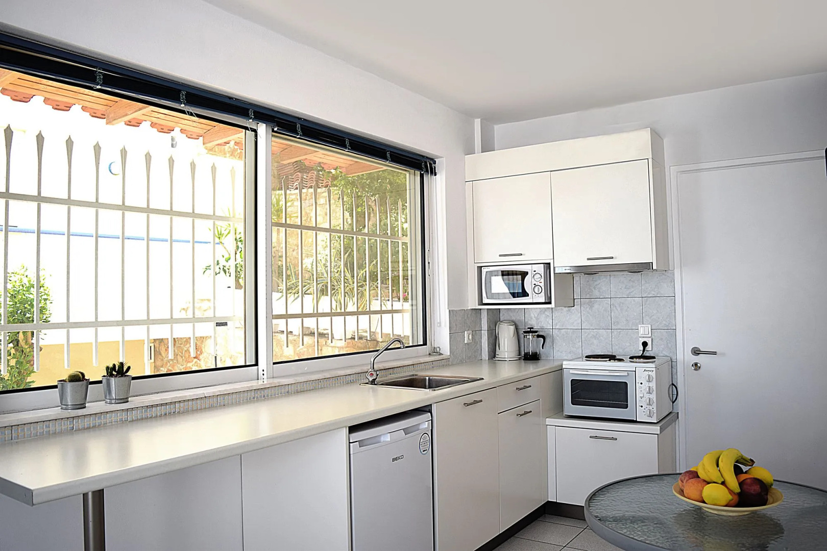 Meli Apartments & Villas