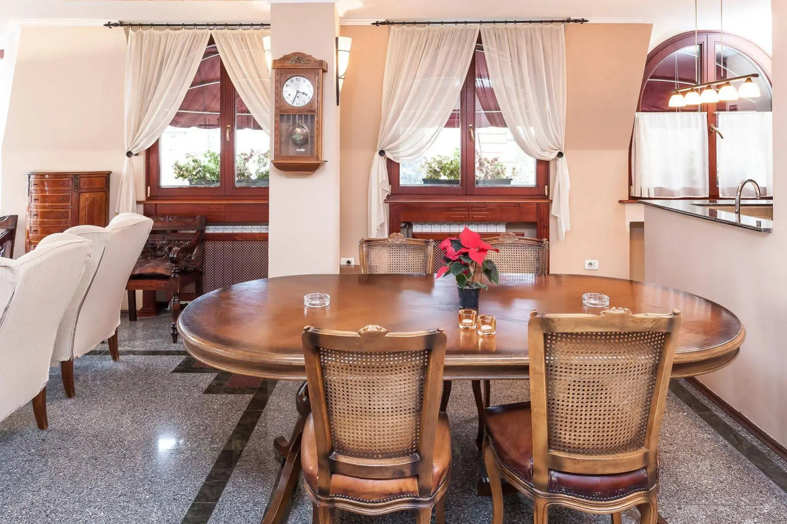 Modern Inn Boutique Hotel