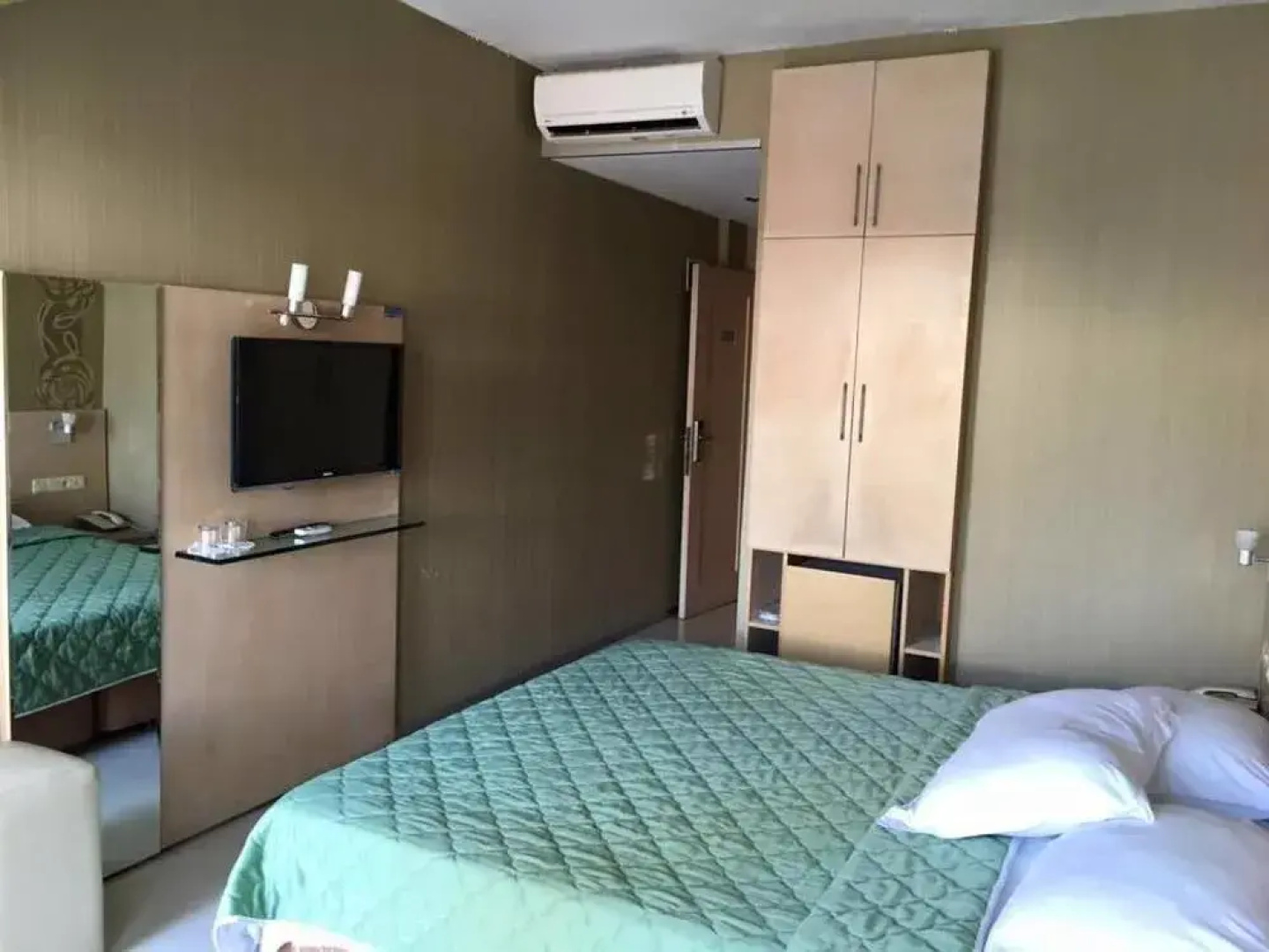 Marin-A Hotel
