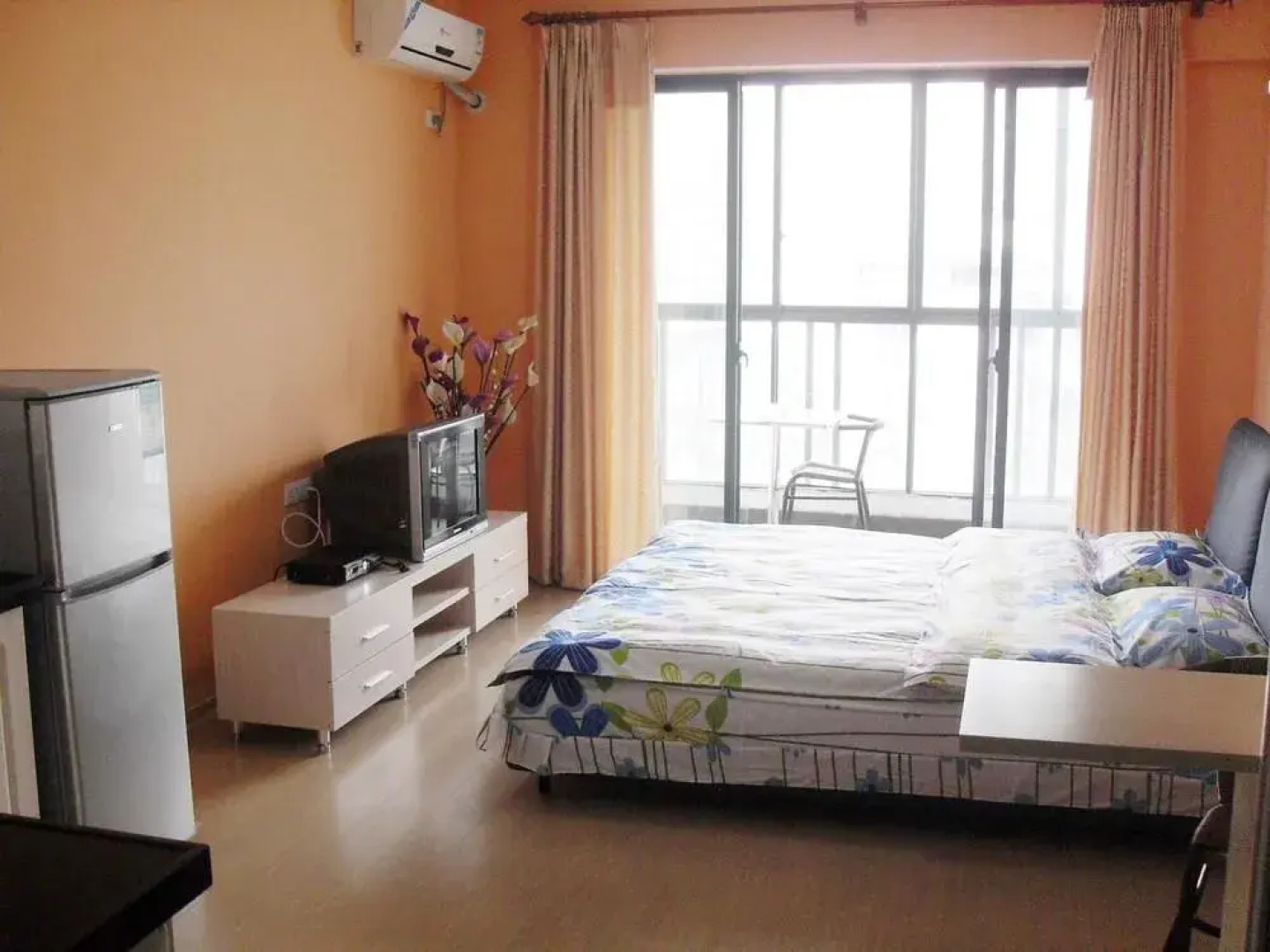 Guilin Li Show Short Rent Apartment