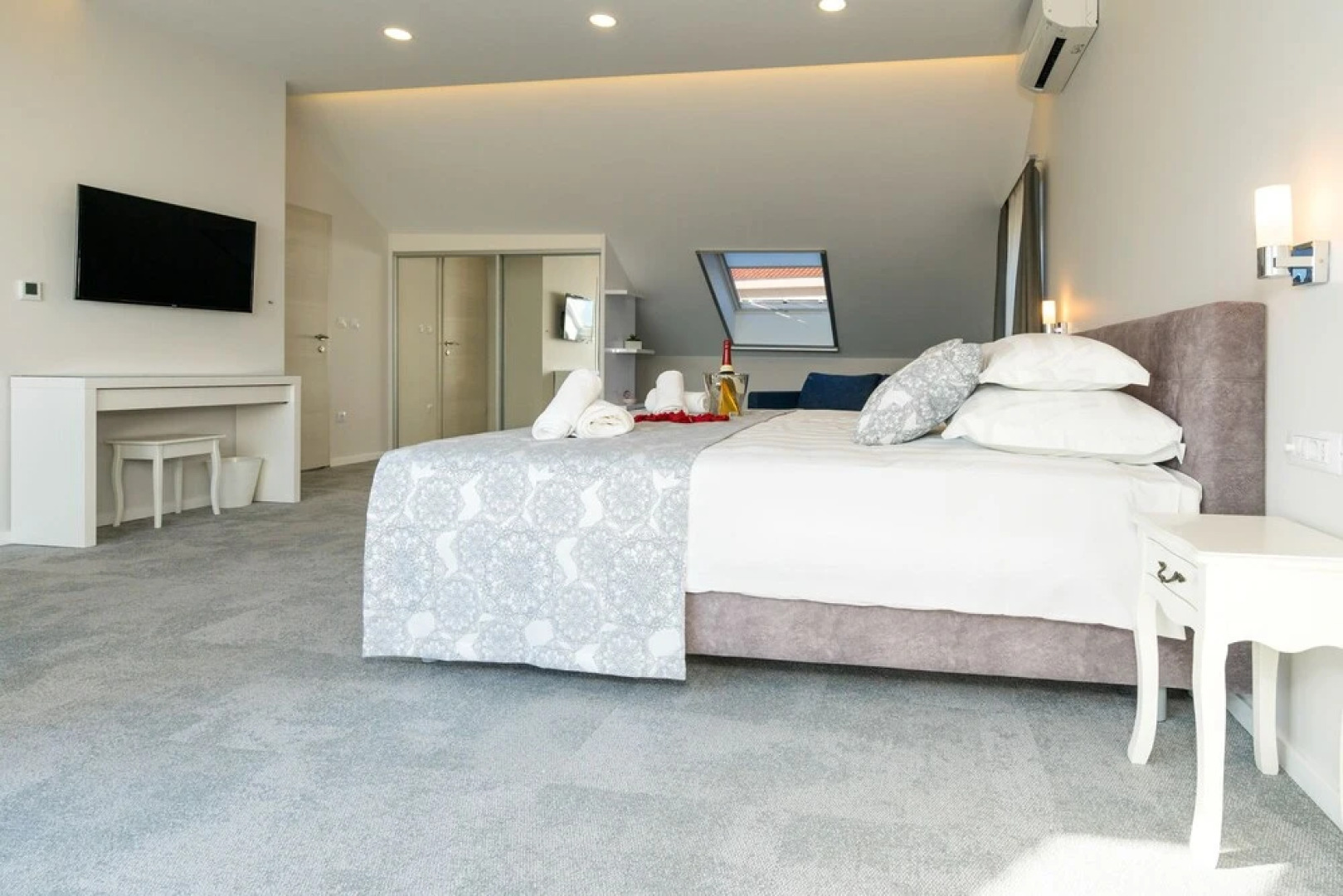 Luxury Beachfront Villa Sea Queen