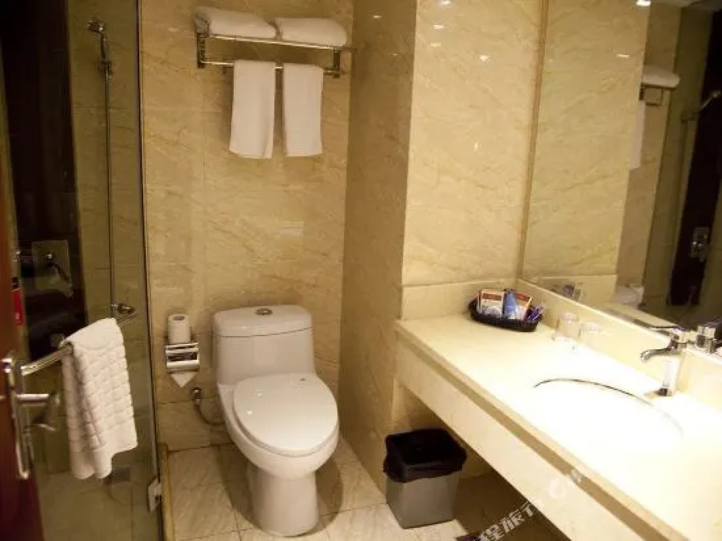 Huijin Business Hotel