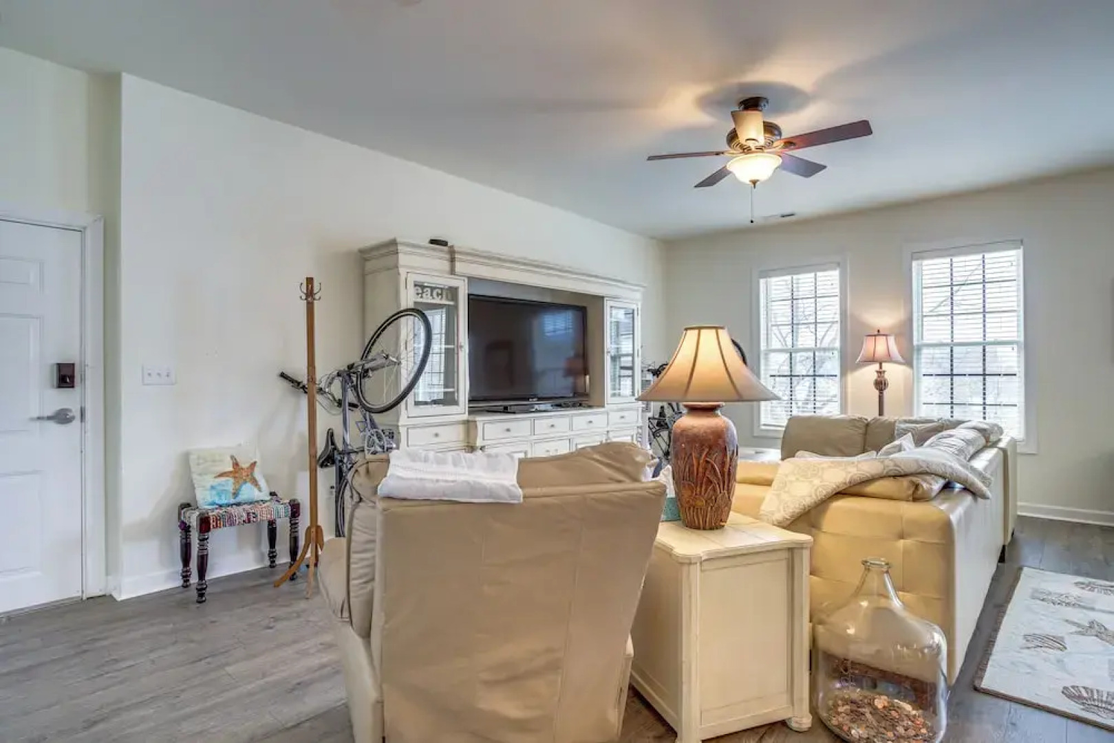 4 Mi to Beaches: Pet-friendly Lewes Condo!