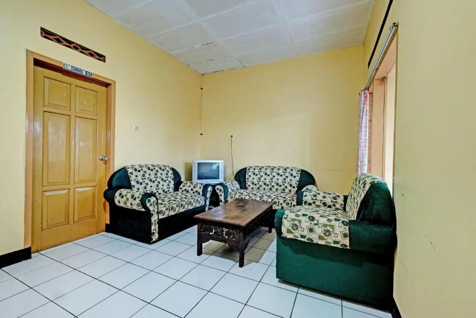 OYO 92406 Hotel Renata 1