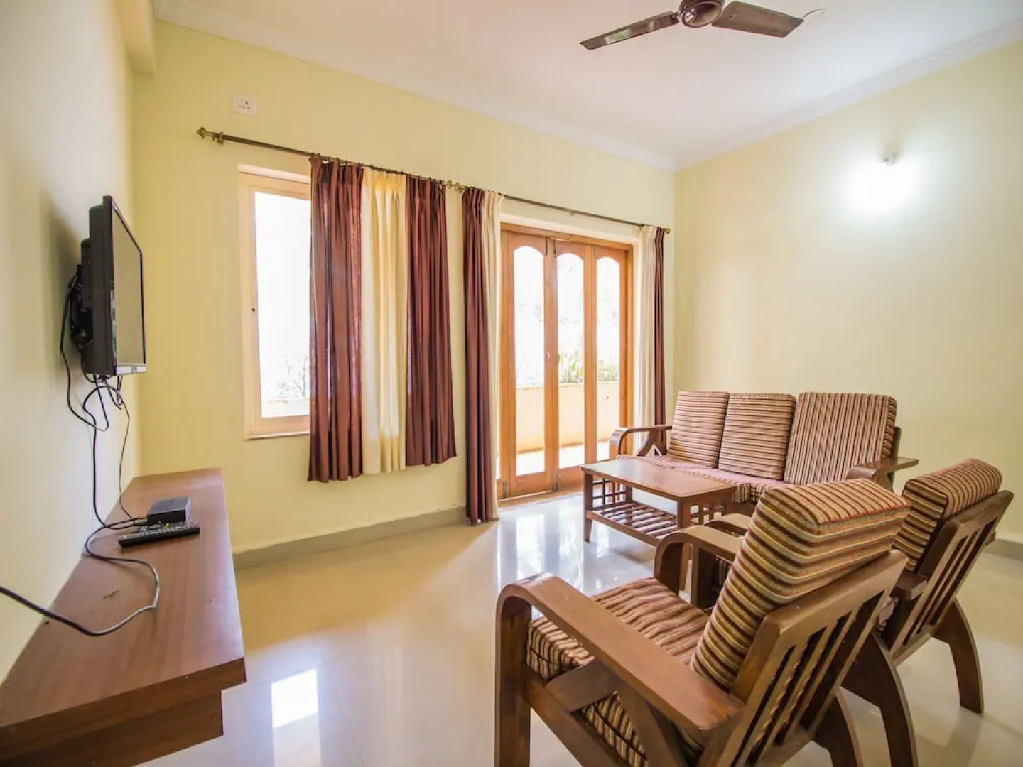 OYO 12706 Home 1BHK Pool View Sangolda