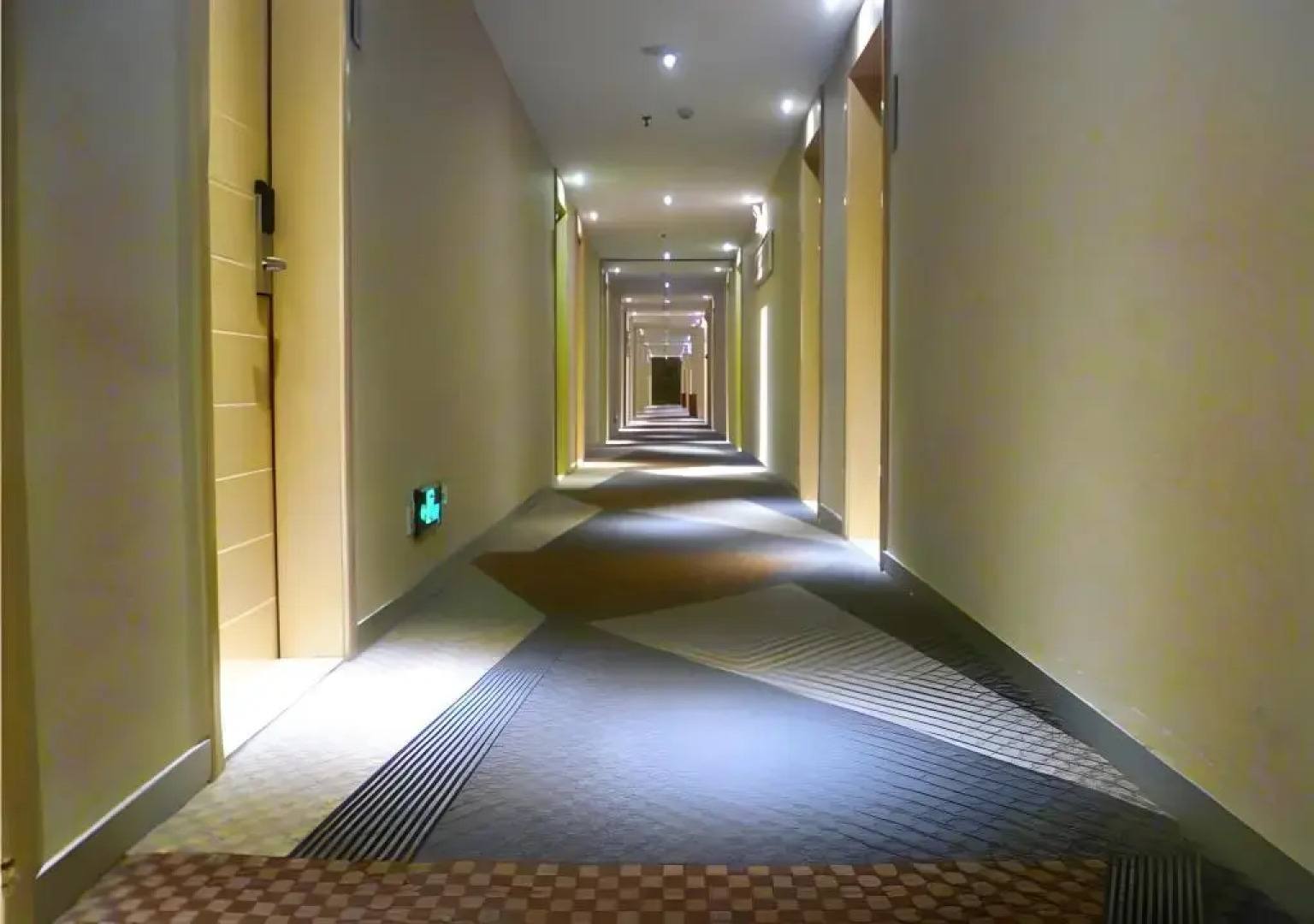 City Comfort Inn Jingmen Zhongxiang Chengtian Huafu