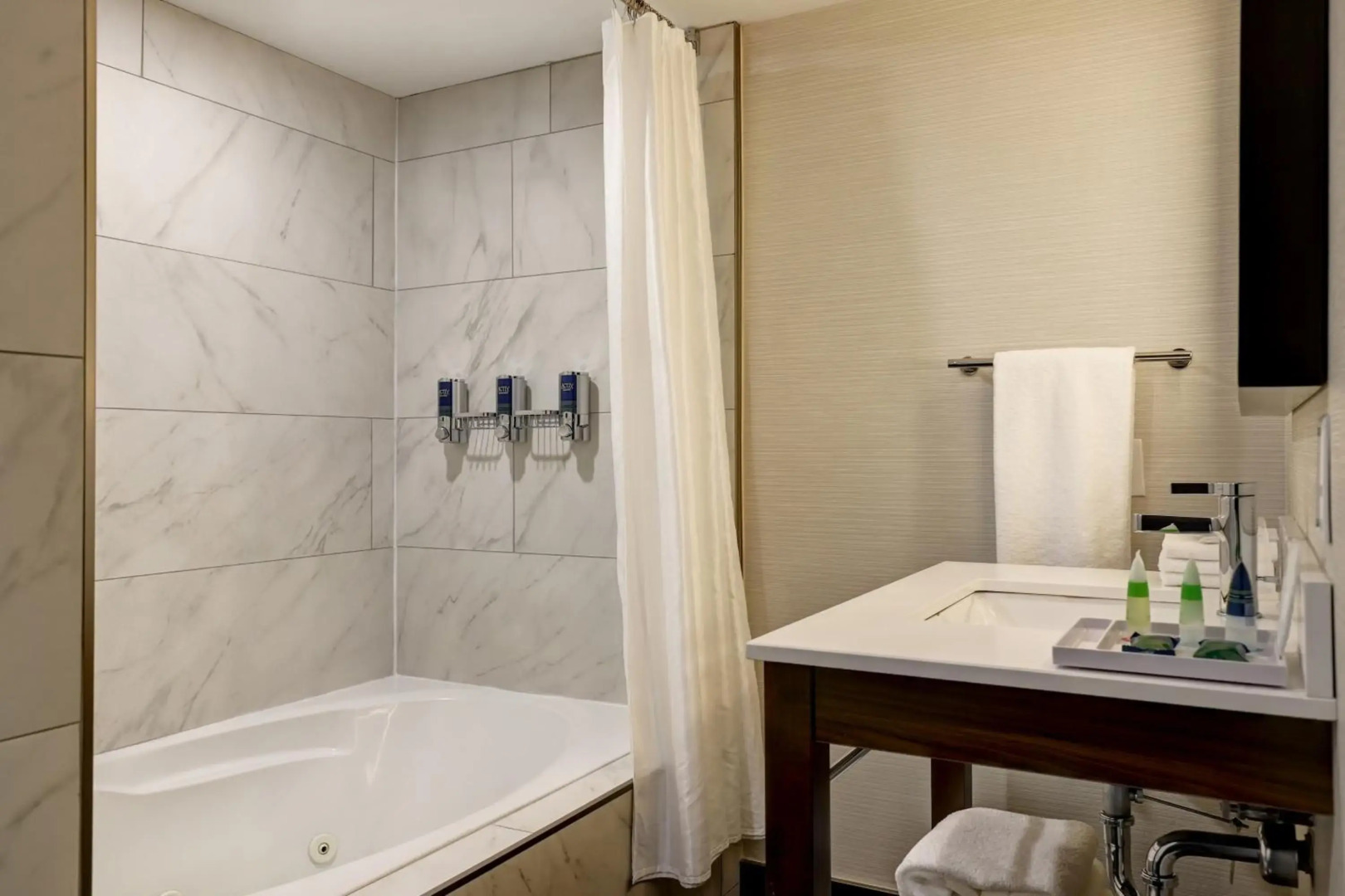 Four Points by Sheraton St. Catharines Niagara Suites