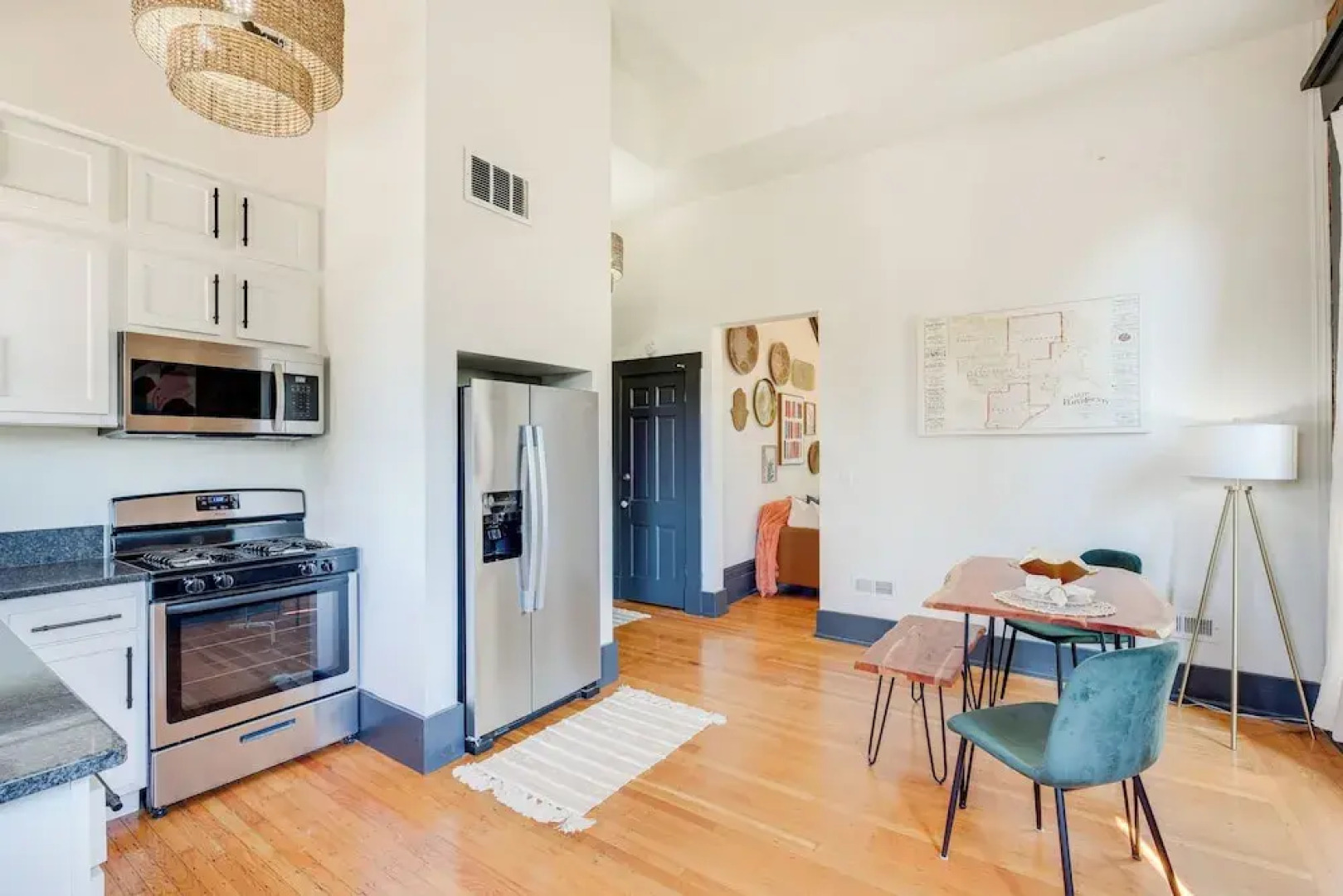 Chic & Historic Apartment ~ 6 Mi to Louisville!