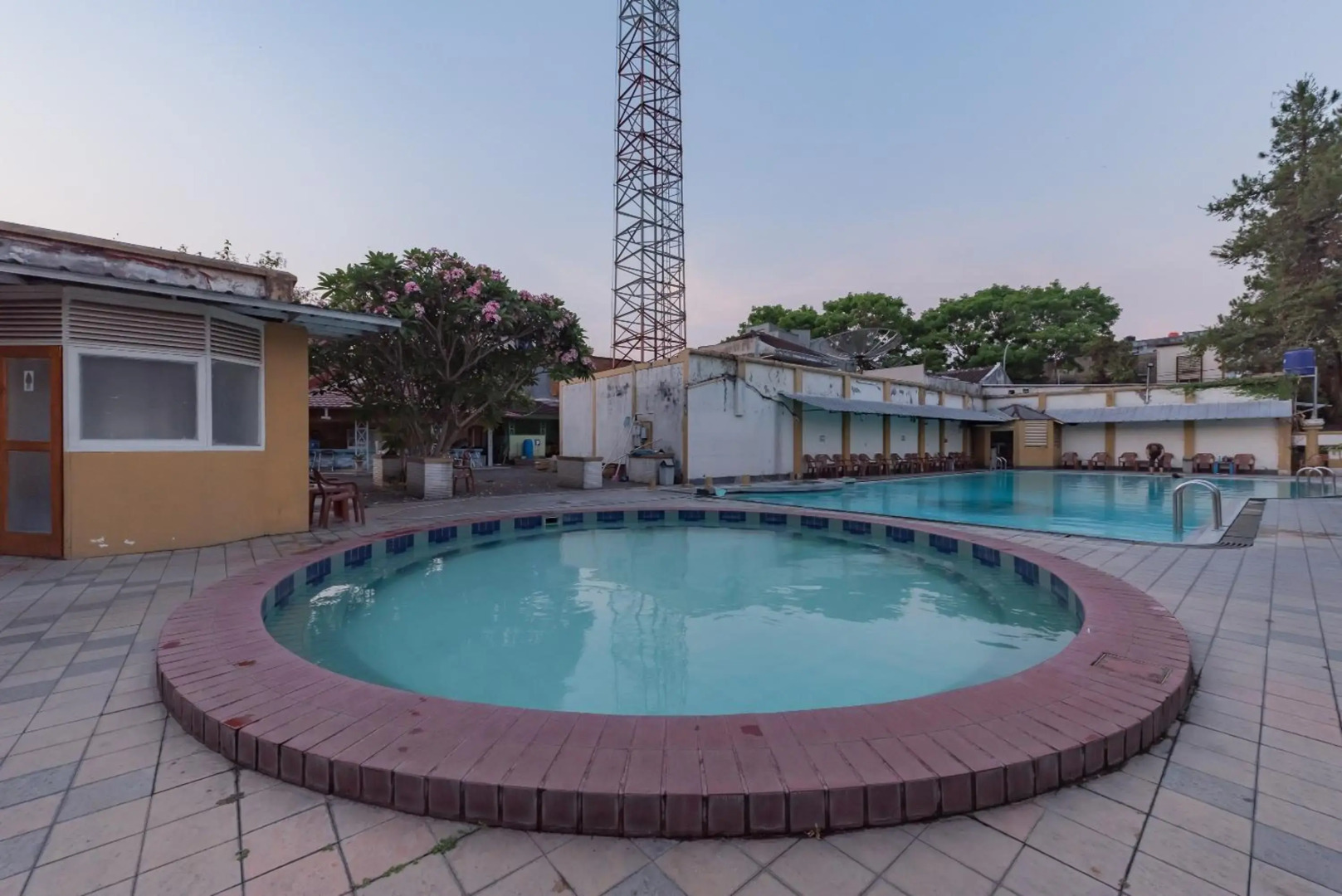 Crown Hotel Tasikmalaya