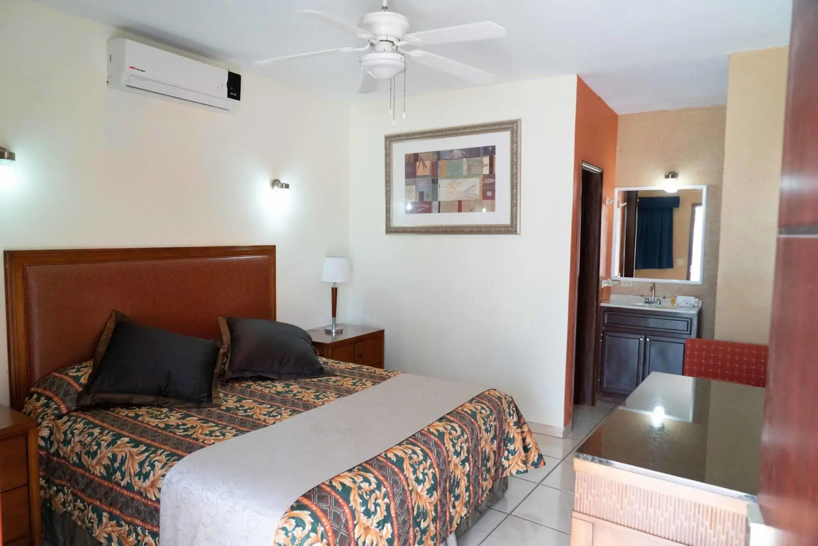 Cactus Inn Los Cabos