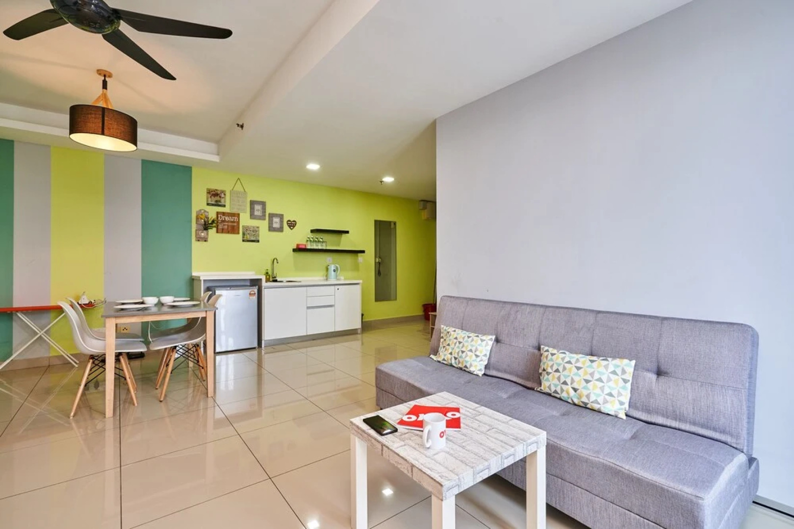 OYO Home 44002 Classic 2br Setia Alam Trefoil.