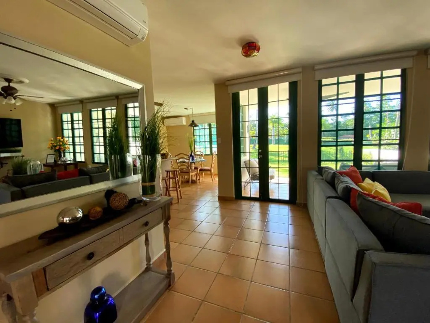 Villa Coral Reef- 4br with Community Pool Overlooking Ocean