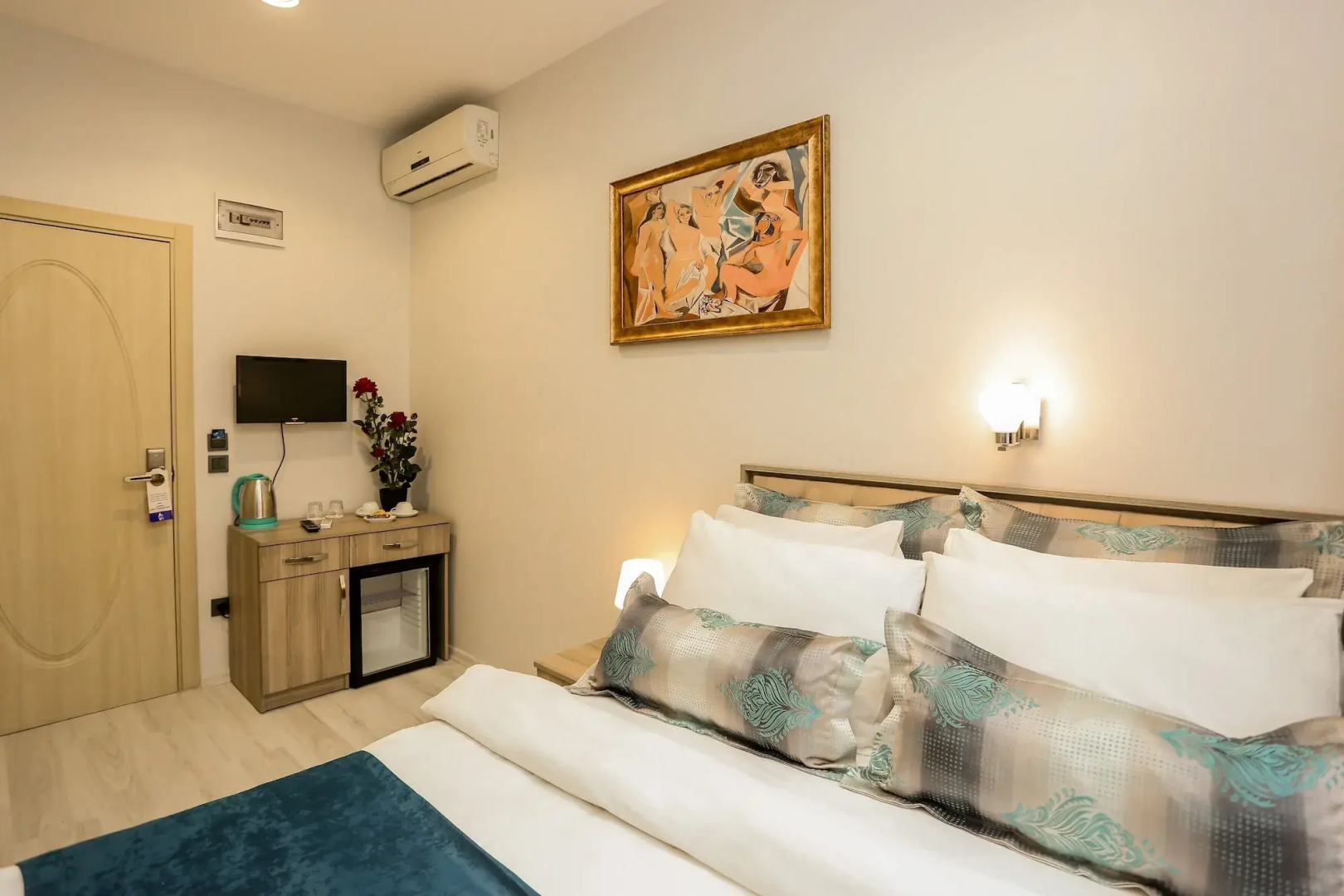 Hub Inn Pera