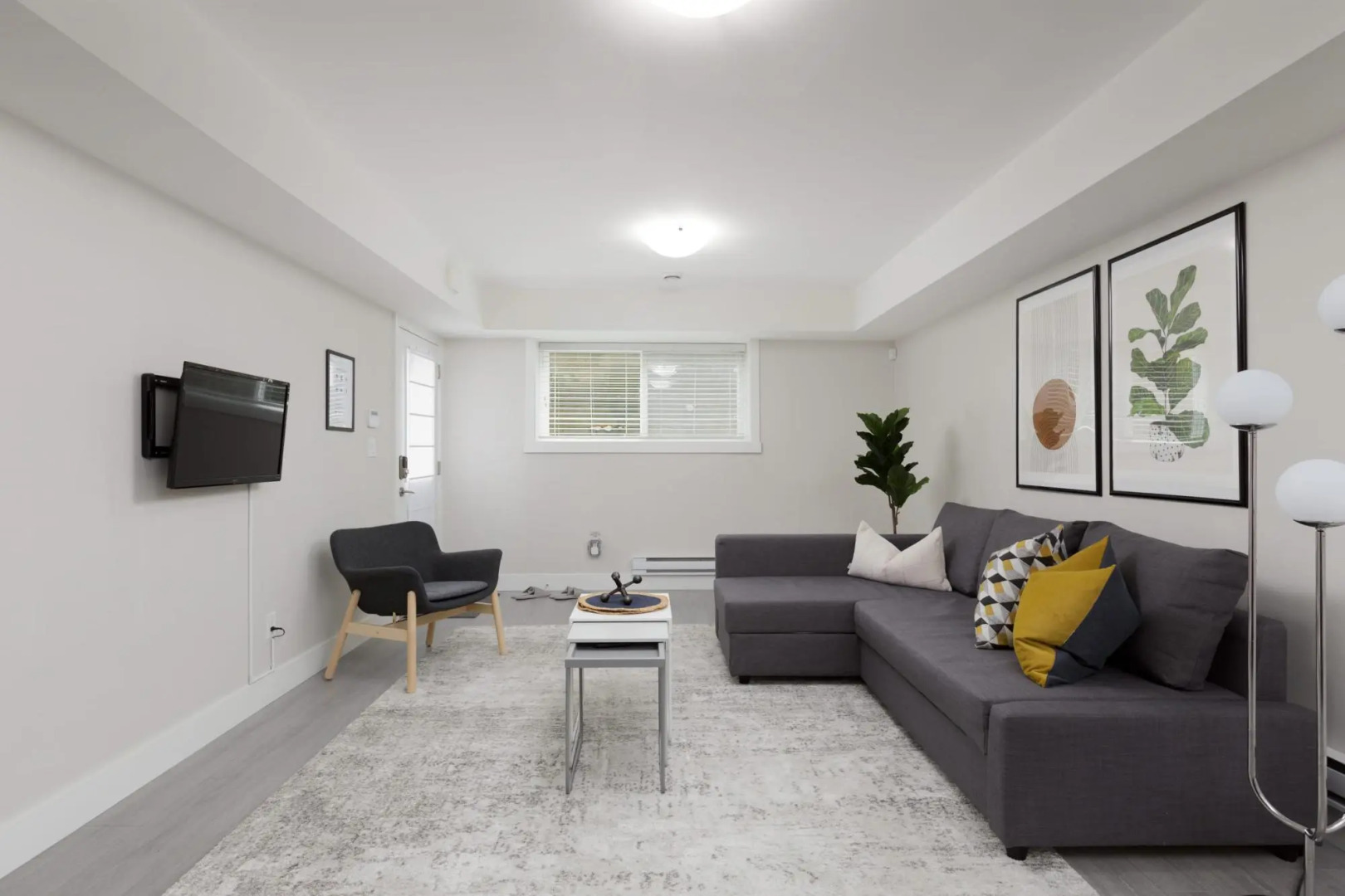 Tastefully Furnished Newly Updated 2 BD Central Lynn Valley North Vancouver