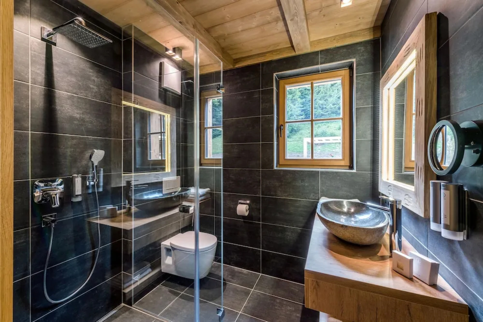 LA SOA Chalets & Eventlodge