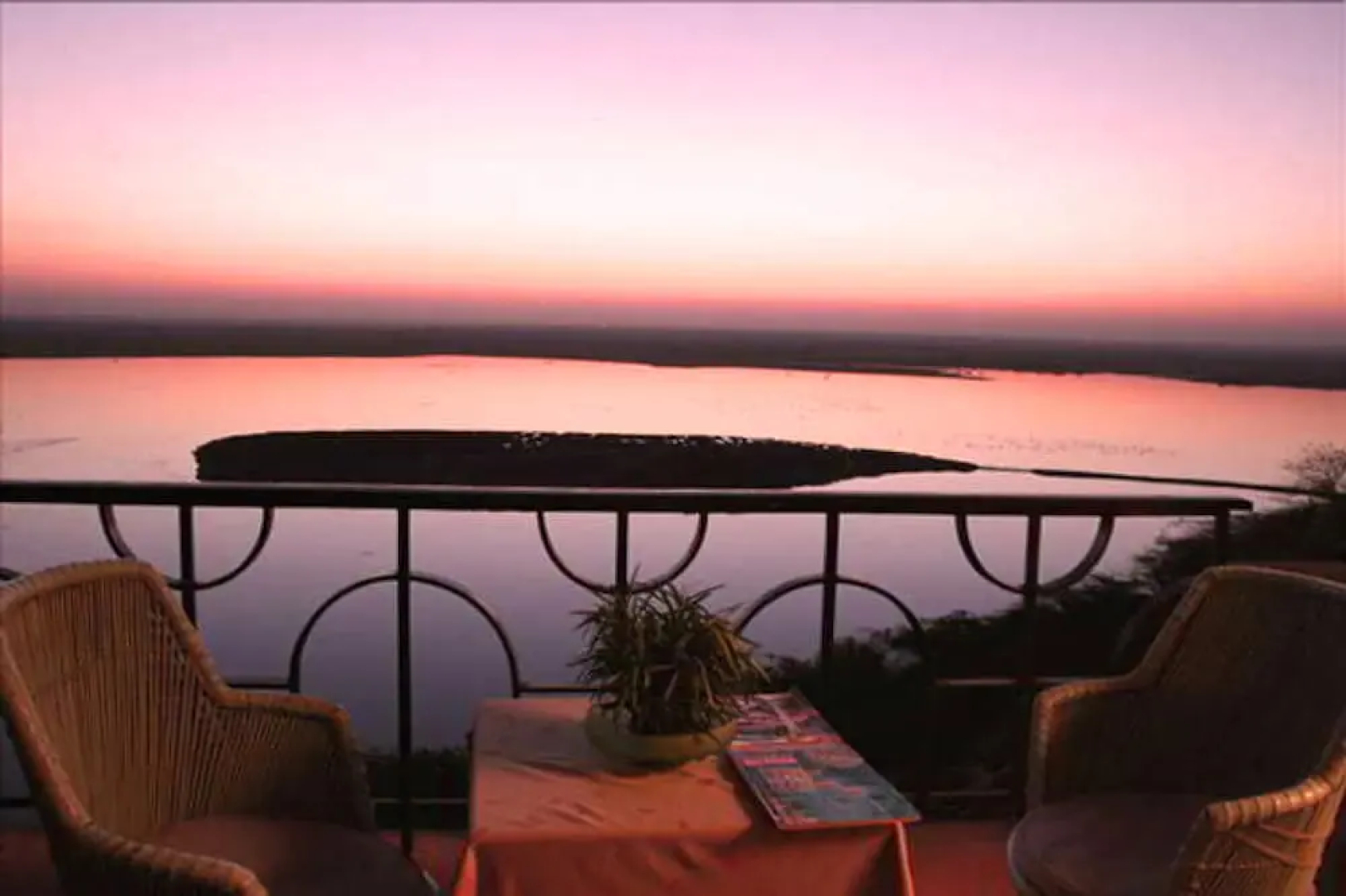 Sardar Samand Palace