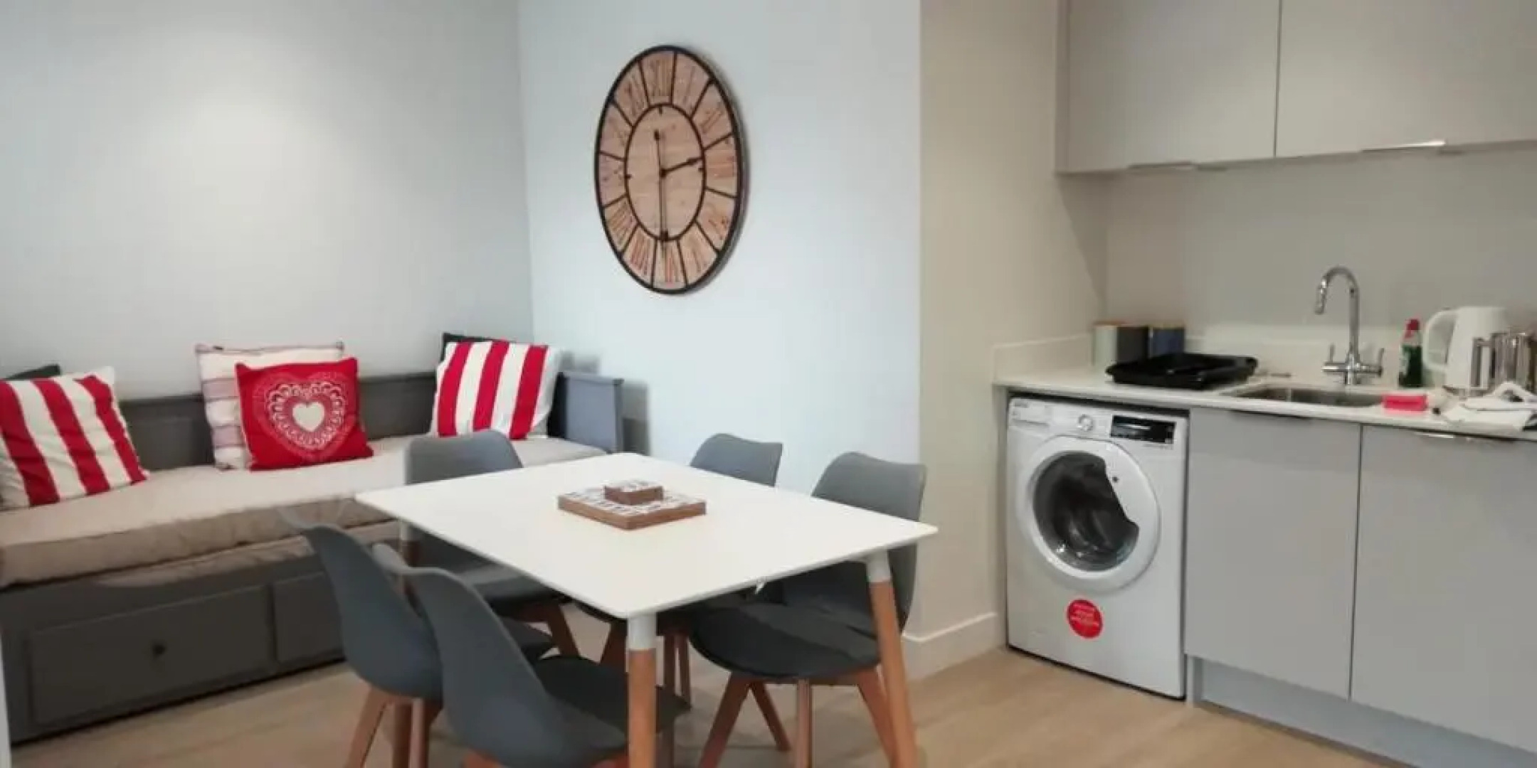 10 Middlecombe - Luxury Apartment at Byron Woolacombe, only 4 minute walk to Woolacombe Beach!