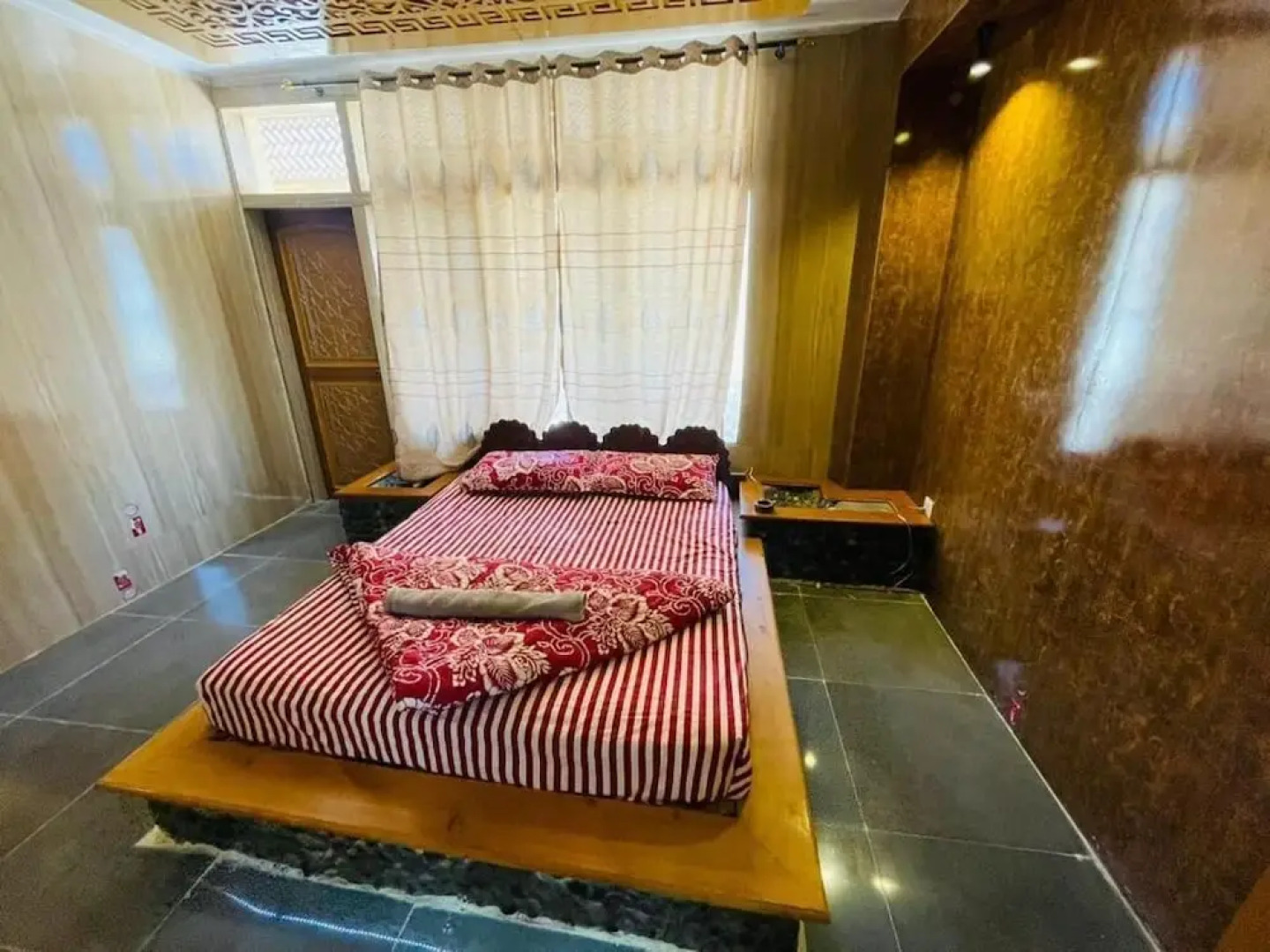 Mondoq Fort Hotel Skardu