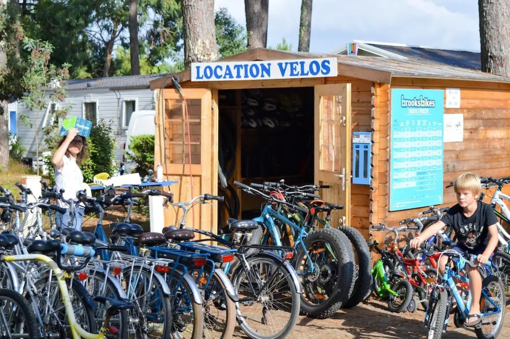 Bungalow With 3 Bedrooms in Saint-julien-en-born, With Shared Pool, Furnished Terrace and Wifi - 14 km From the Beach