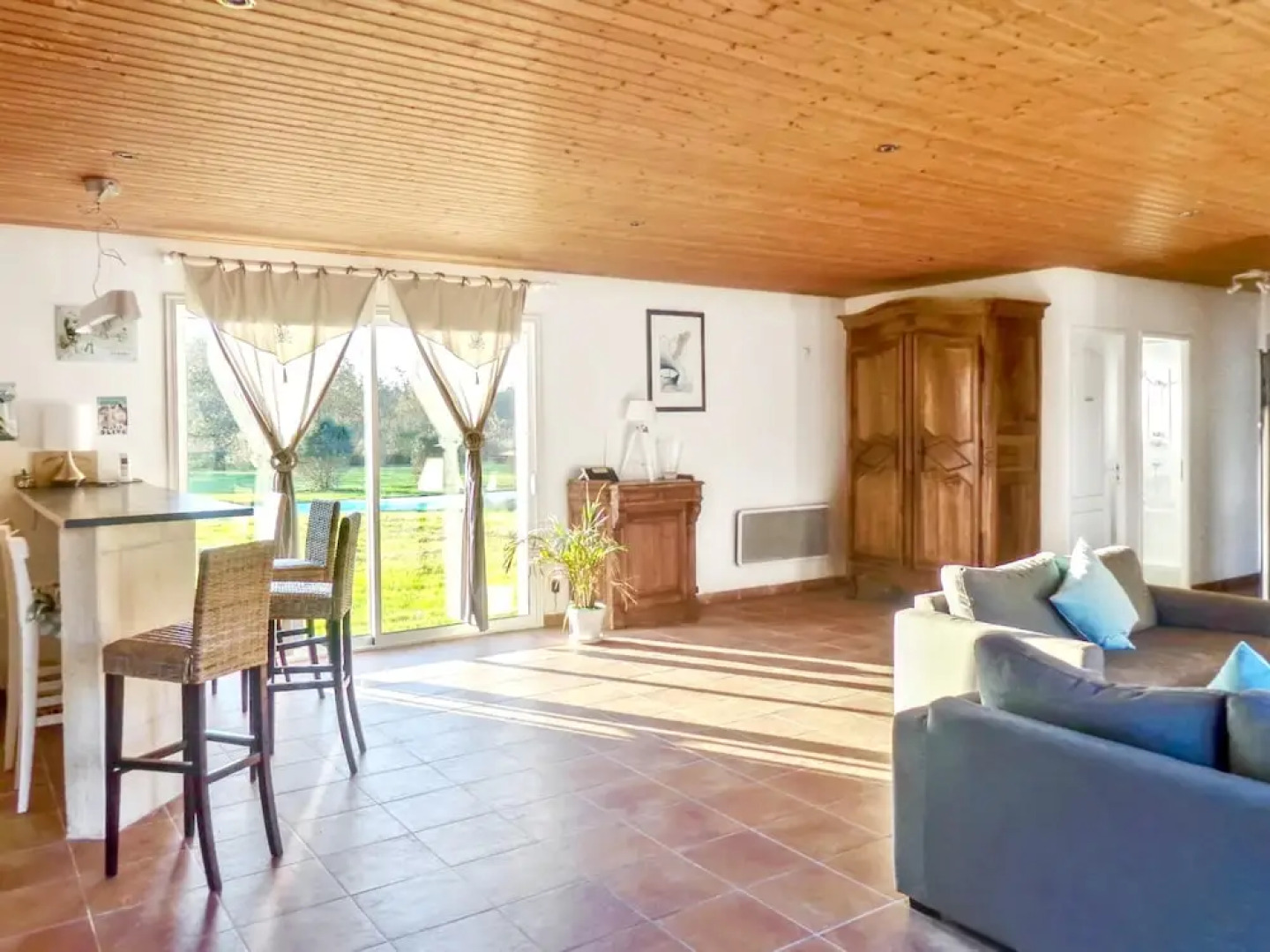 Villa With 5 Bedrooms in Saint-germain-d'esteuil, With Private Pool, Enclosed Garden and Wifi - 20 km From the Beach