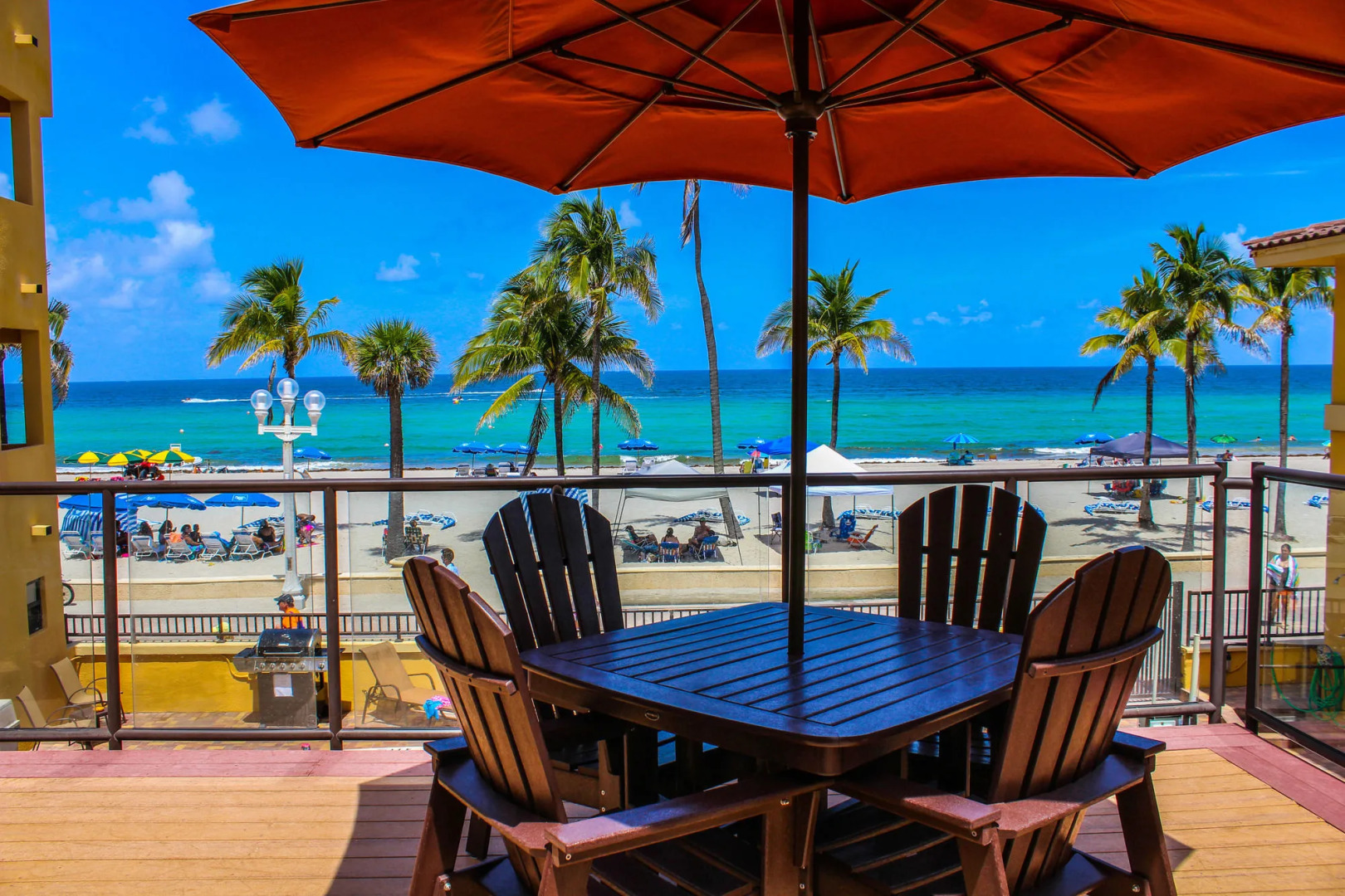 Hollywood Sands Resort