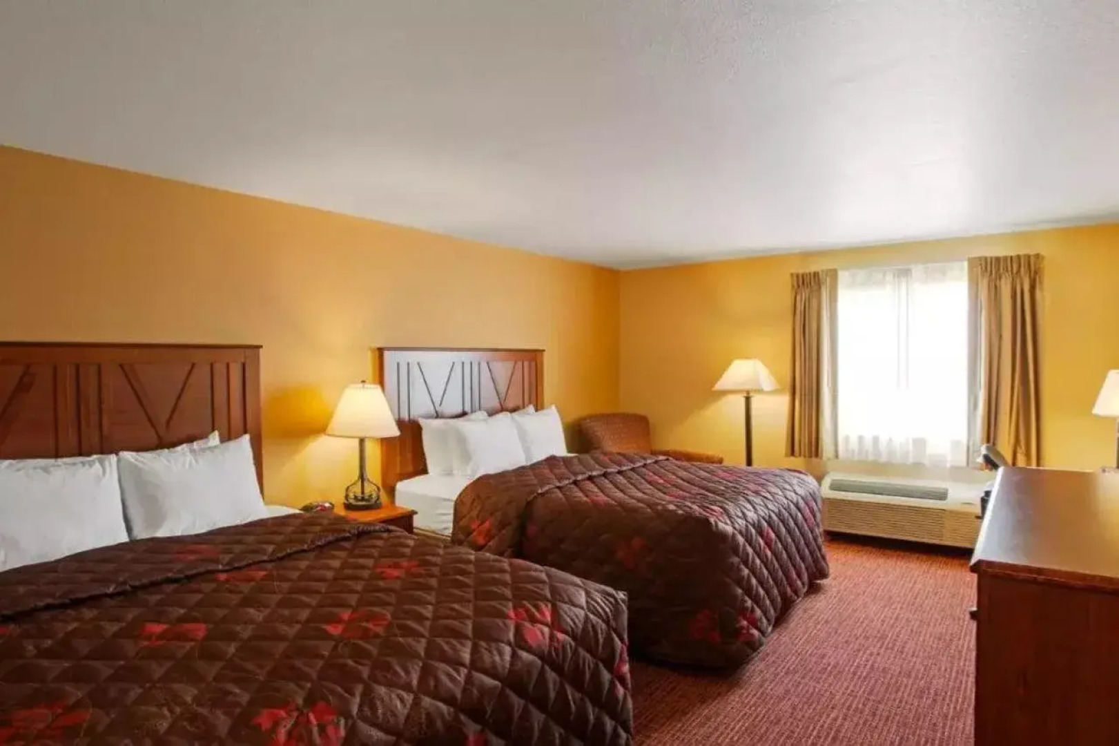 Rodeway Inn & Suites Phillipsburg