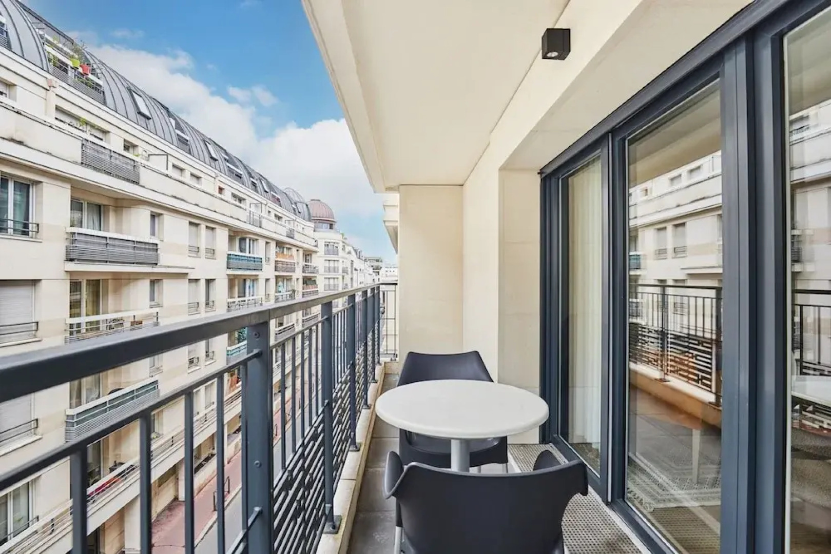 ApartHotel Paris Levallois Maurice Ravel