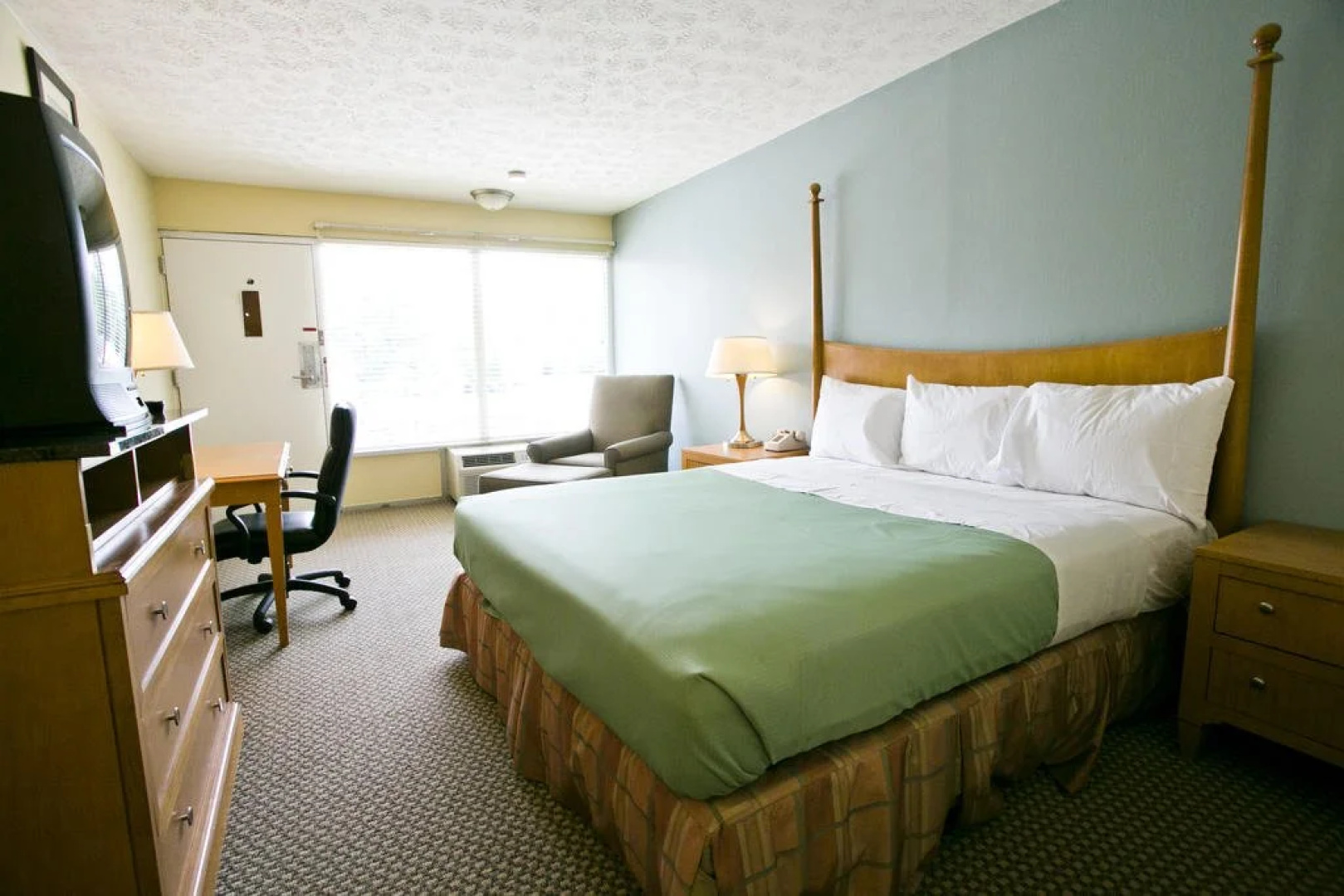 Star City Inn and Suites