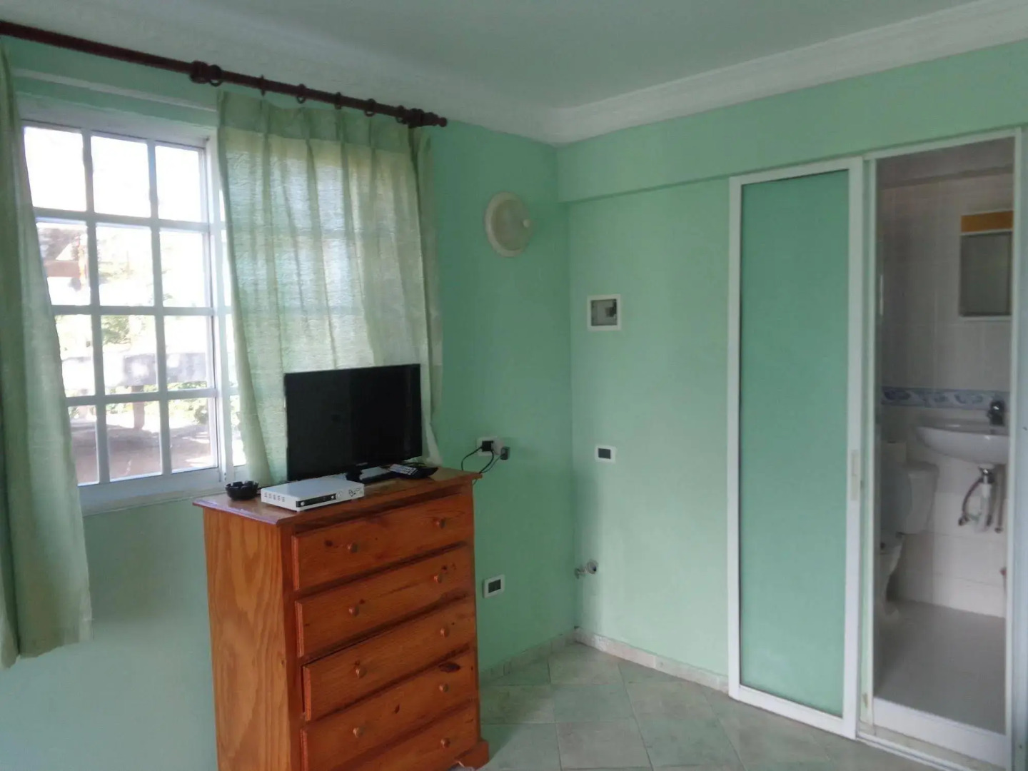 RIG Hostel Boca Chica Back Packer