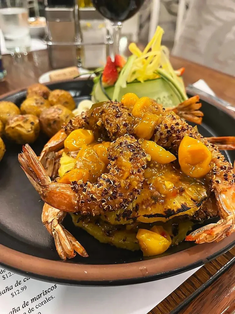 Quindeloma Art Hotel And Gallery