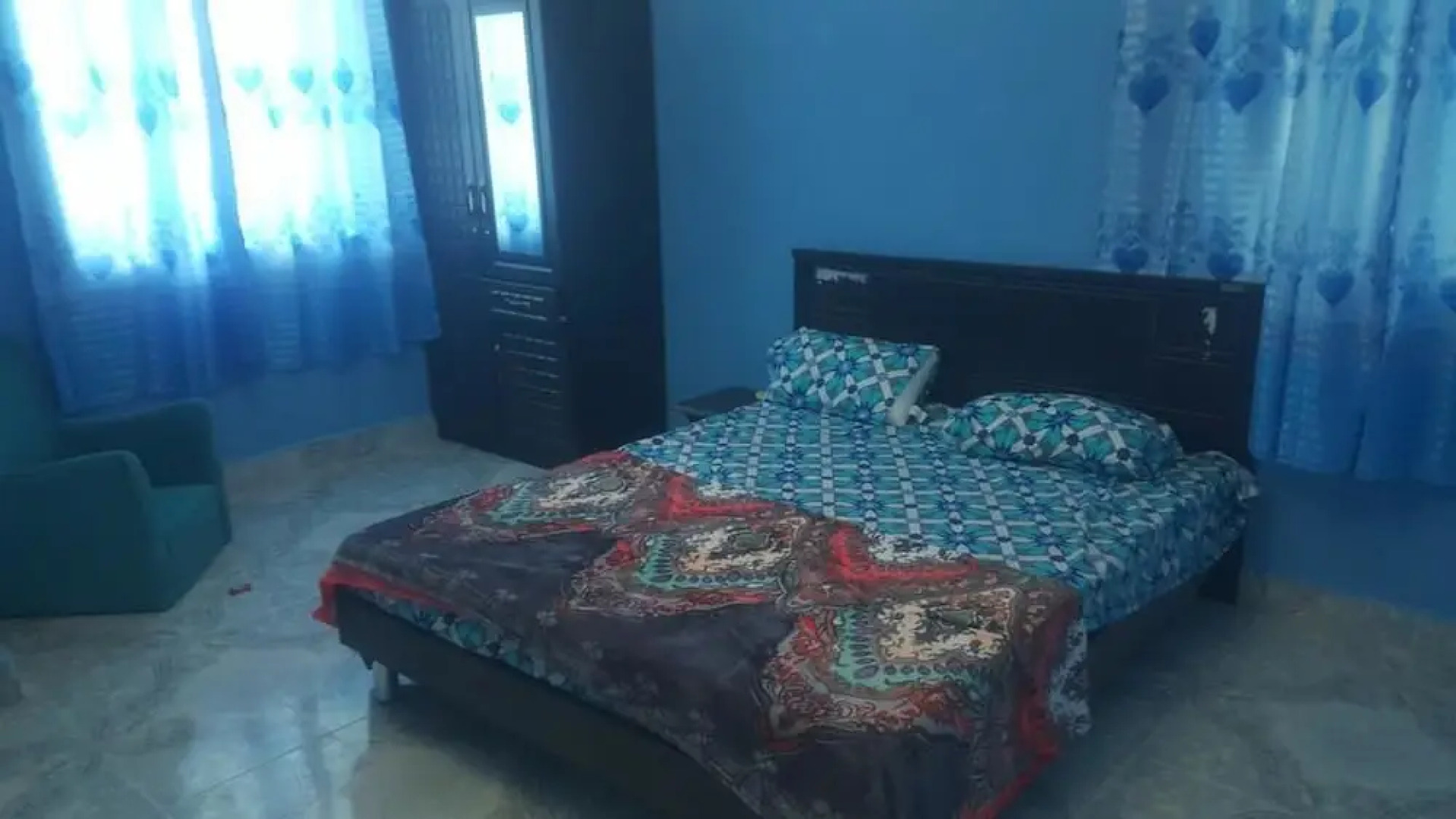 Uroa White House Inn