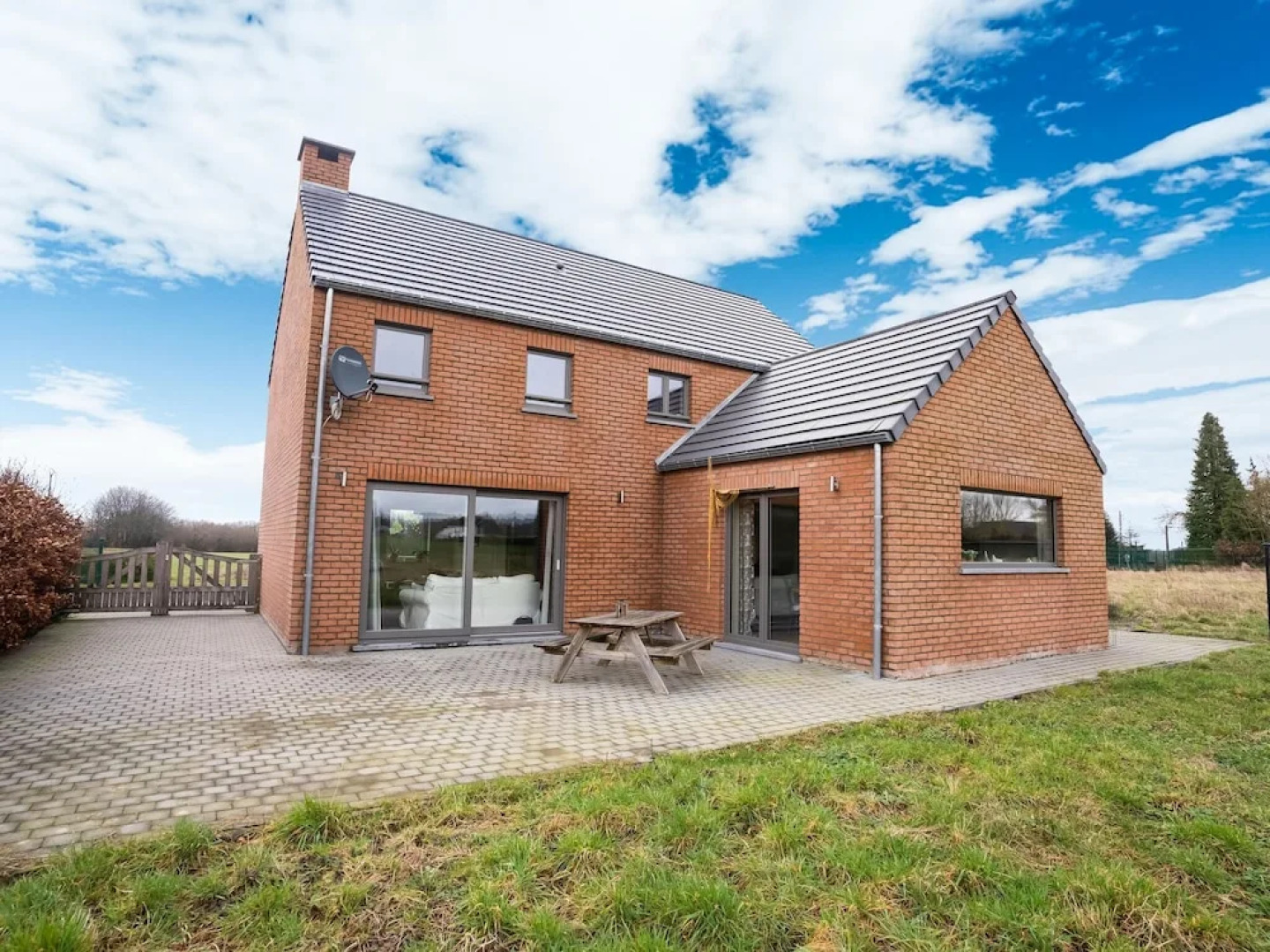 Charming Holiday Home in Seloignes with Garden