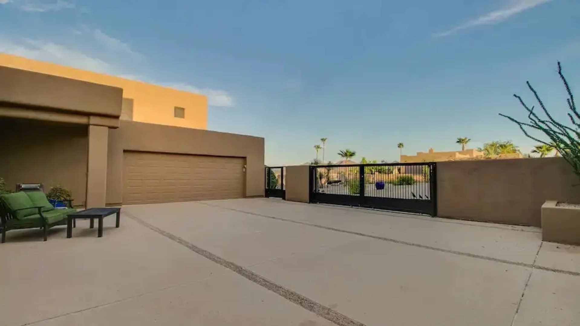 Luxe 4 Bdrm W/pool and Spa on Golf Course Lot!