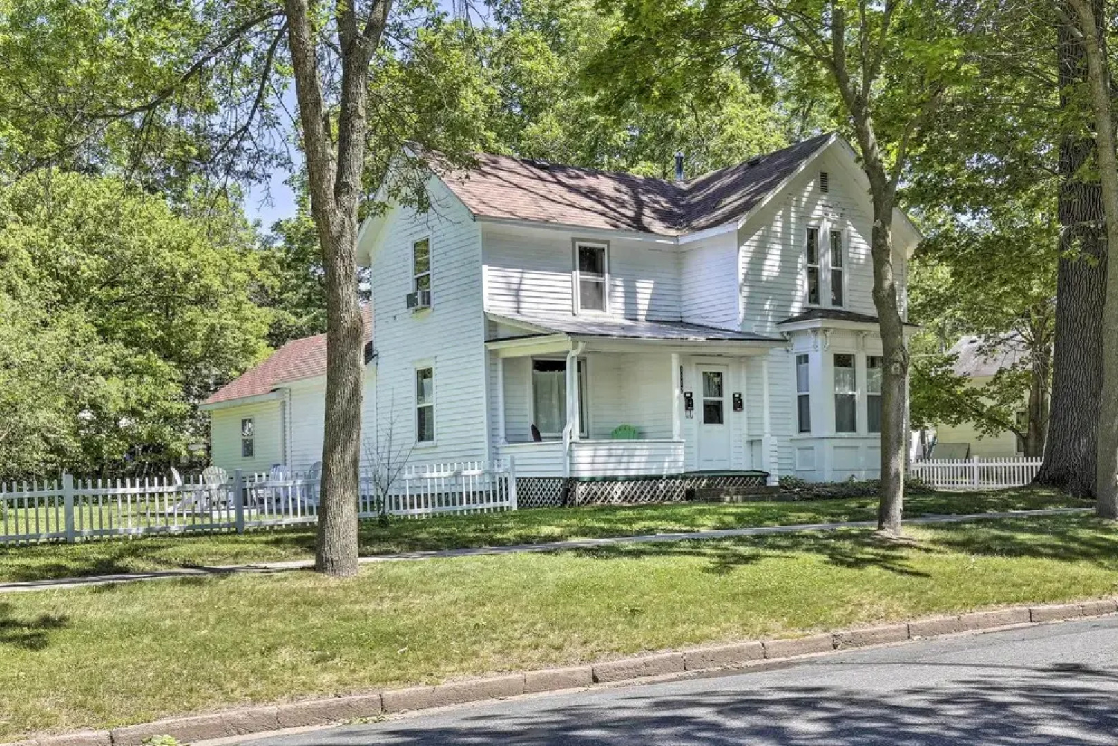 Family-friendly Menomonie Retreat: Walk to Town!