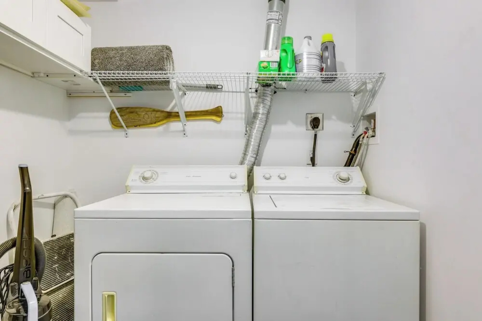 Close to Colleges: Worcester Apt w/ Lake Access!