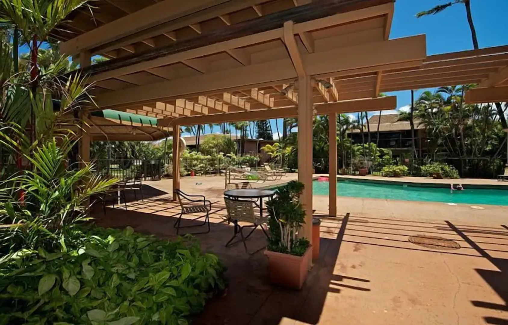 Maui Sands #6e 1 Bedroom Condo by RedAwning