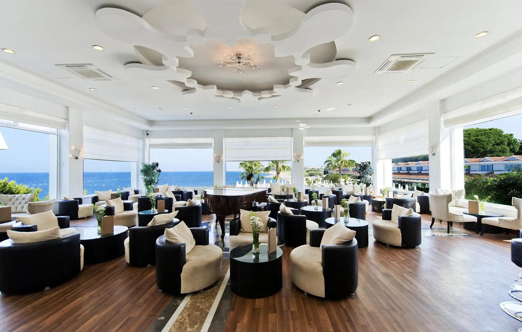 Flora Garden Beach Hotel