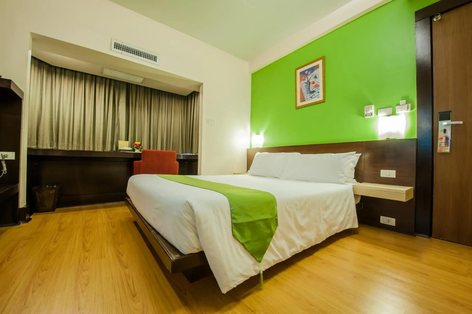 The Seasons Bangkok Huamark