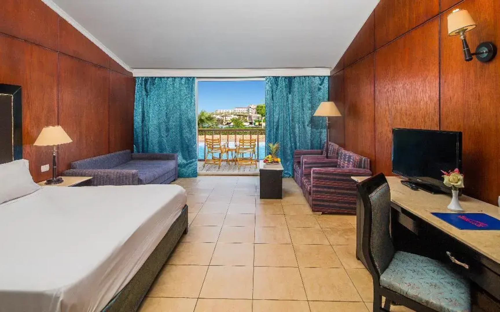 Hawaii Caesar palace Hotel & Aqua Park