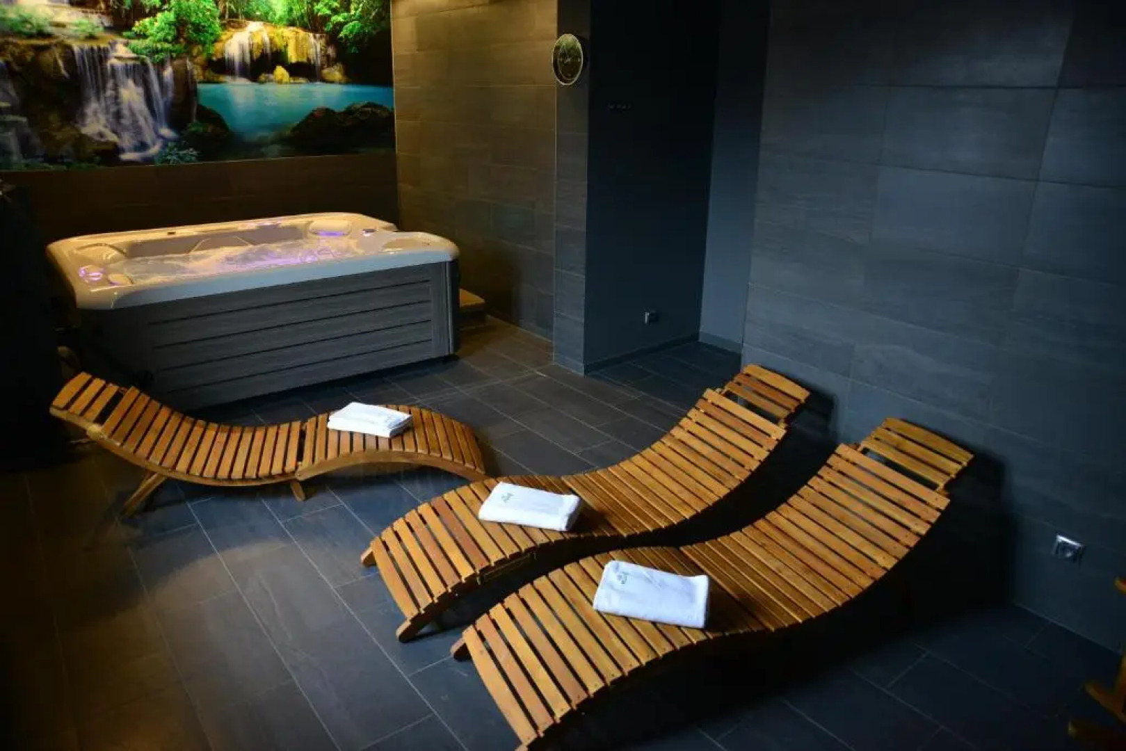 Centrum Restauracyjno-Hotelowe Florres